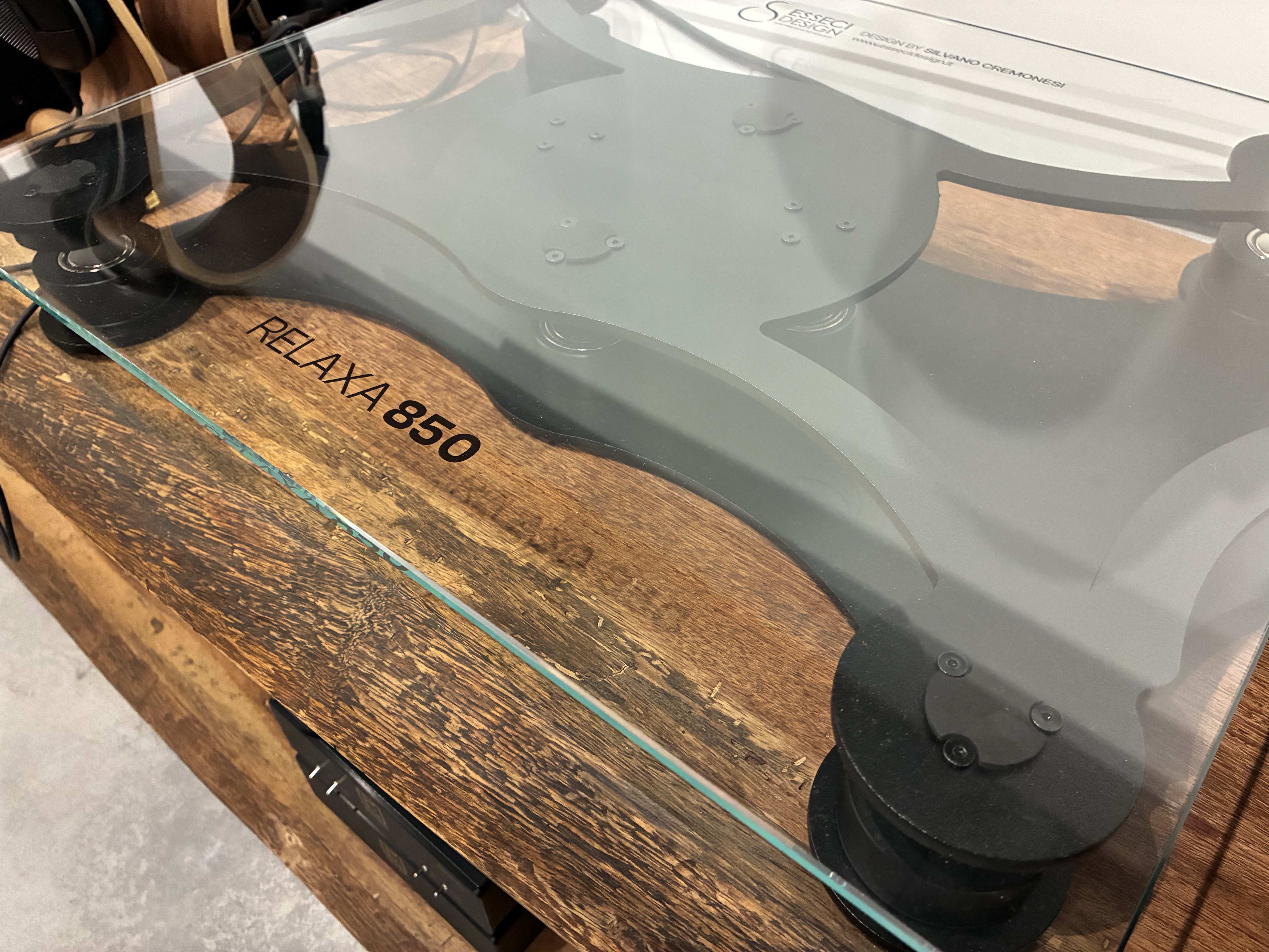 eSseCi DESIGN RELAXA 850 磁浮隔震台