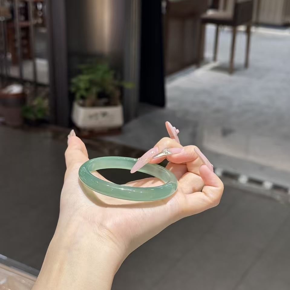 玛瑙玉髓手镯～绿色