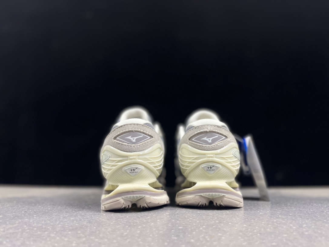 Mizuno Wave Prophecy LS 