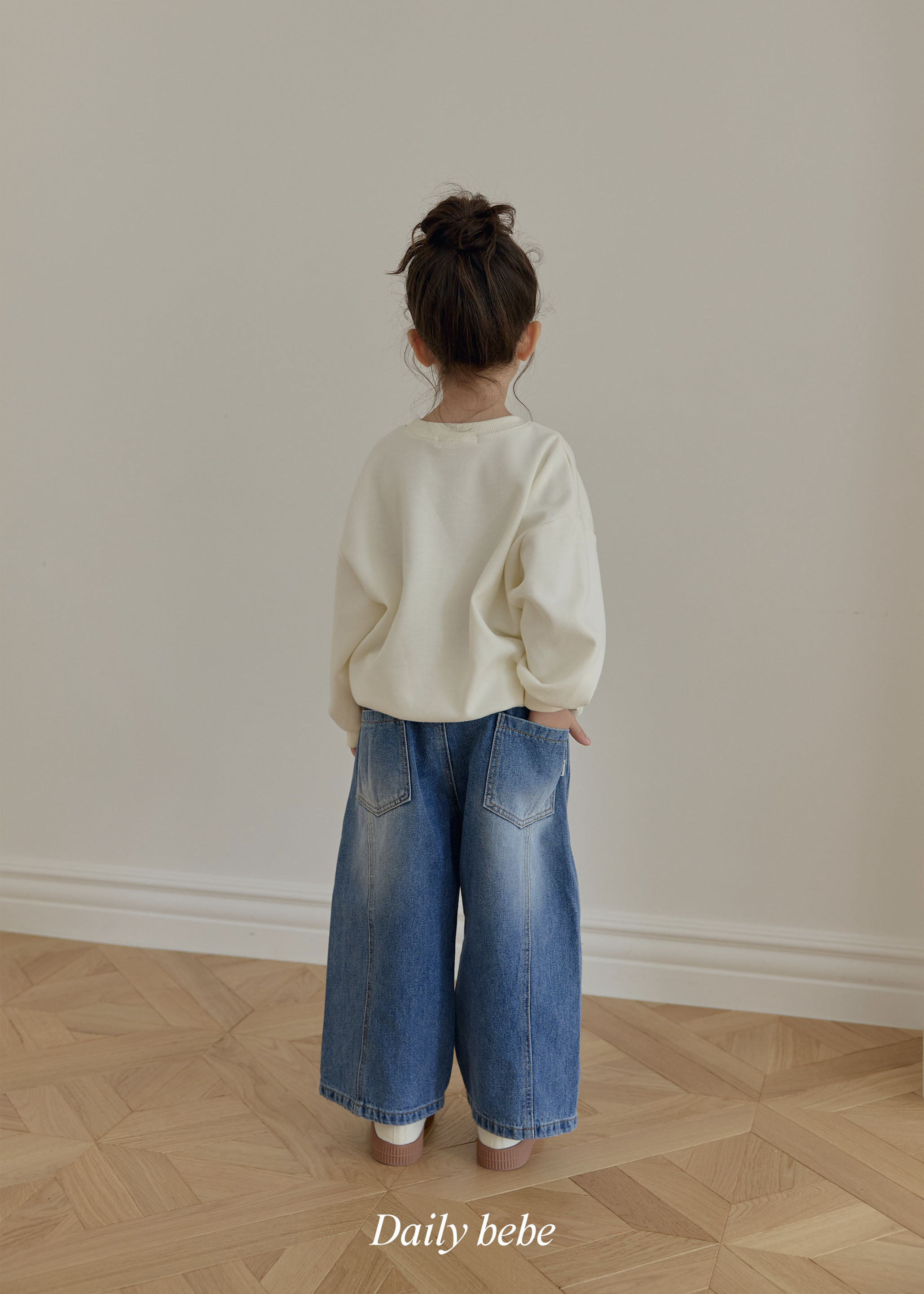 Dailybebe | Curved Denim
