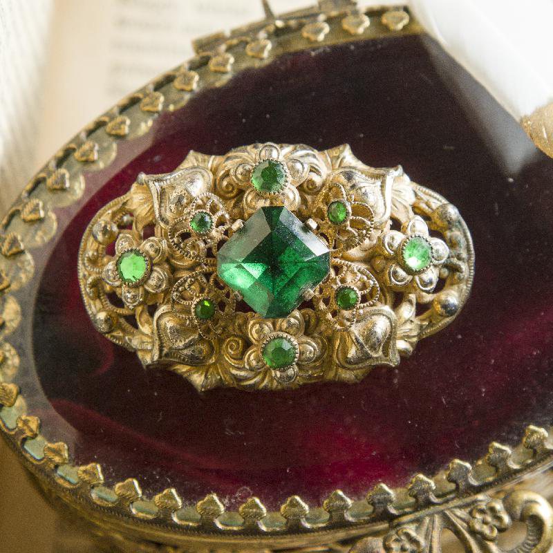 Pre-War Czechoslovakia Ornate Oval Doom Green Rhinestone Brooch (AT053)