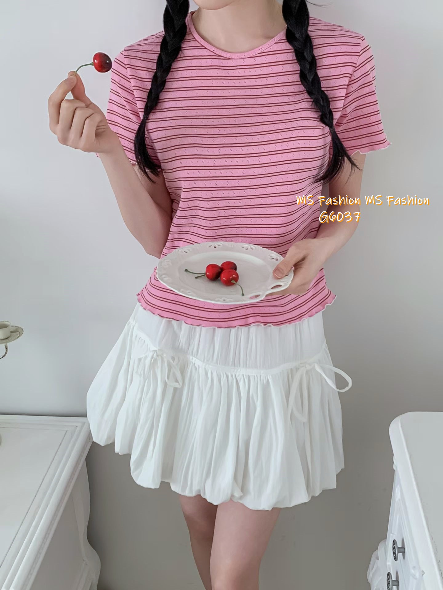 G6037 韓國🇰🇷靚色通花橫間top