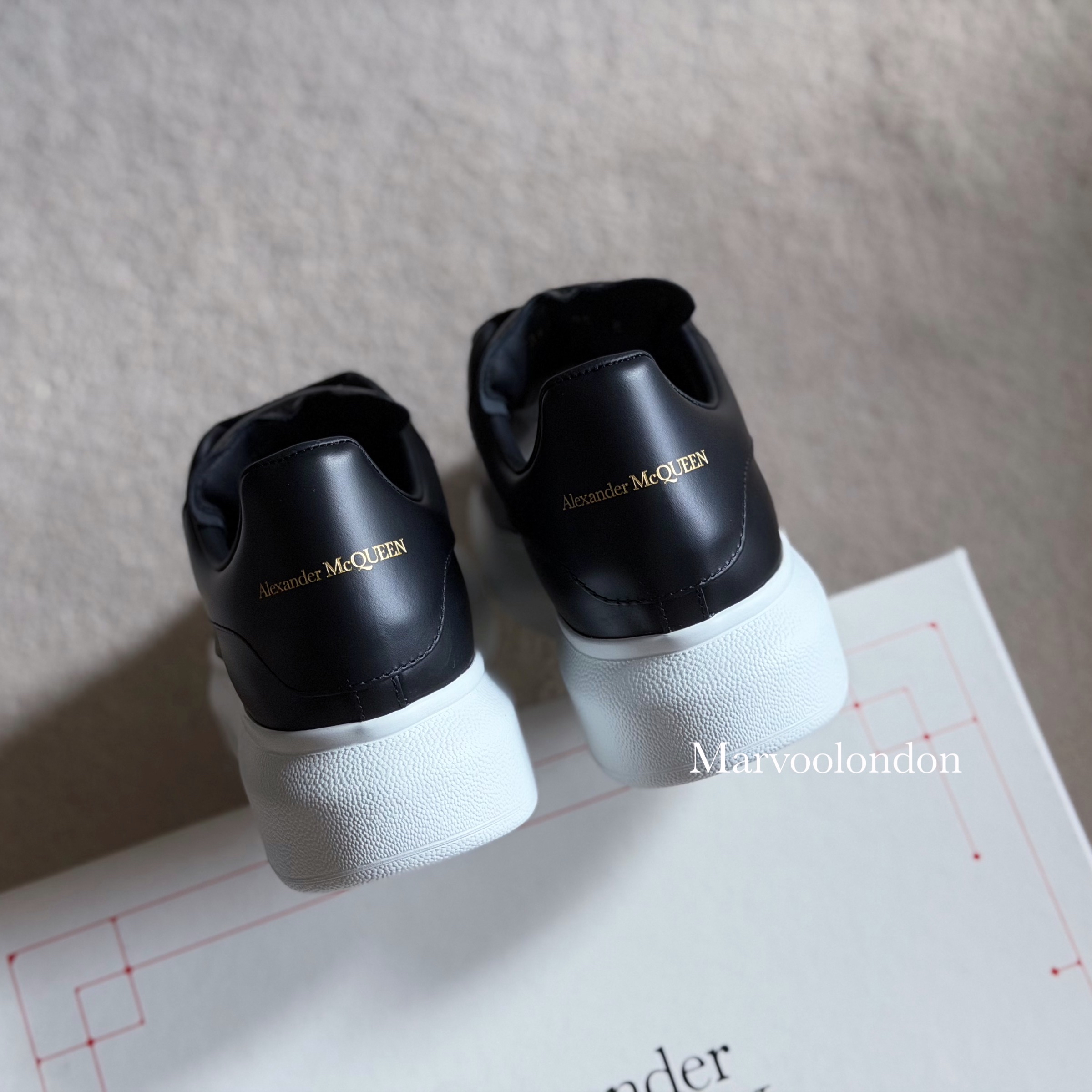 清貨價 ‼️McQueen 黑白熊貓sneaker  Size 36only