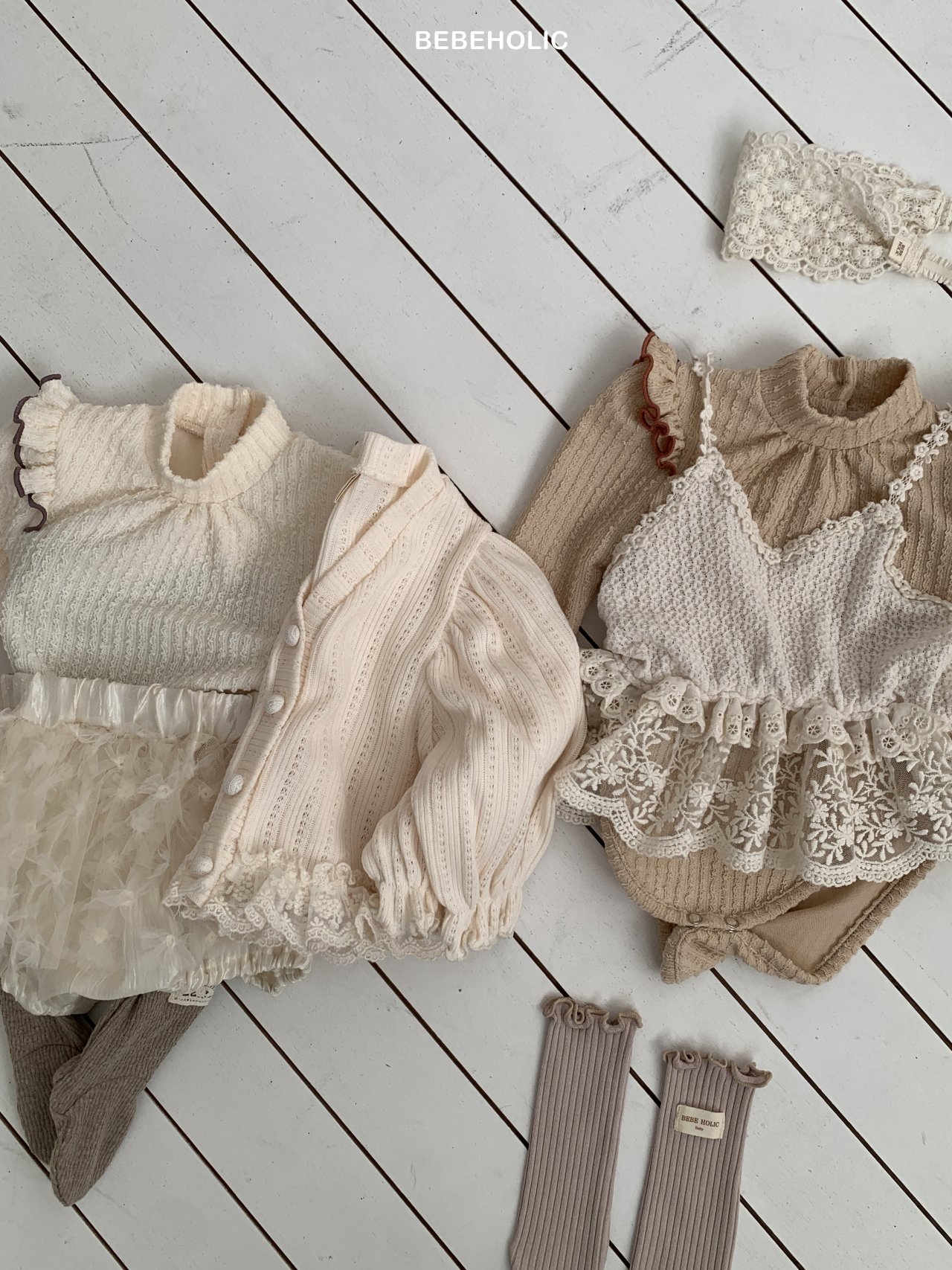 🌸預訂 韓國直送🌸🇰🇷BEBEHOLIC兩色花邊袖長袖包屁衣