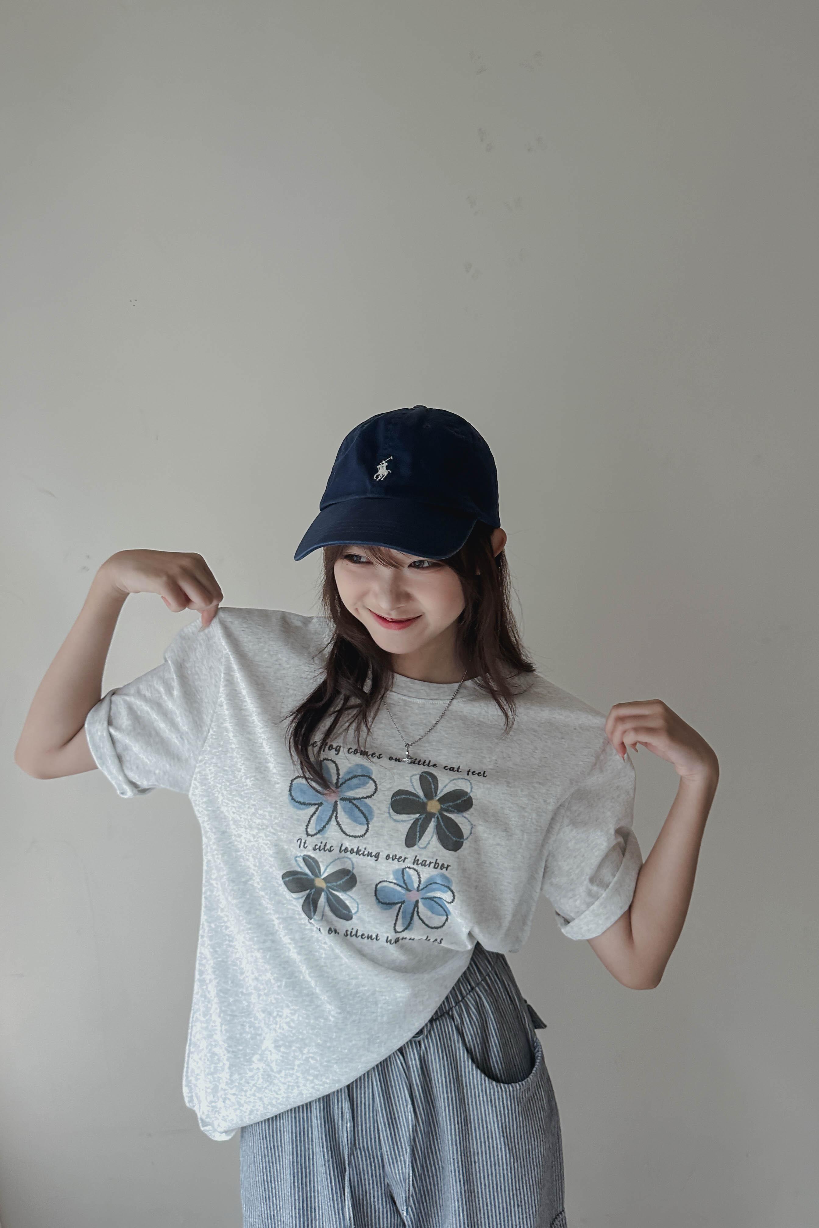 極軟滑手繪花花Tee (兩色)
