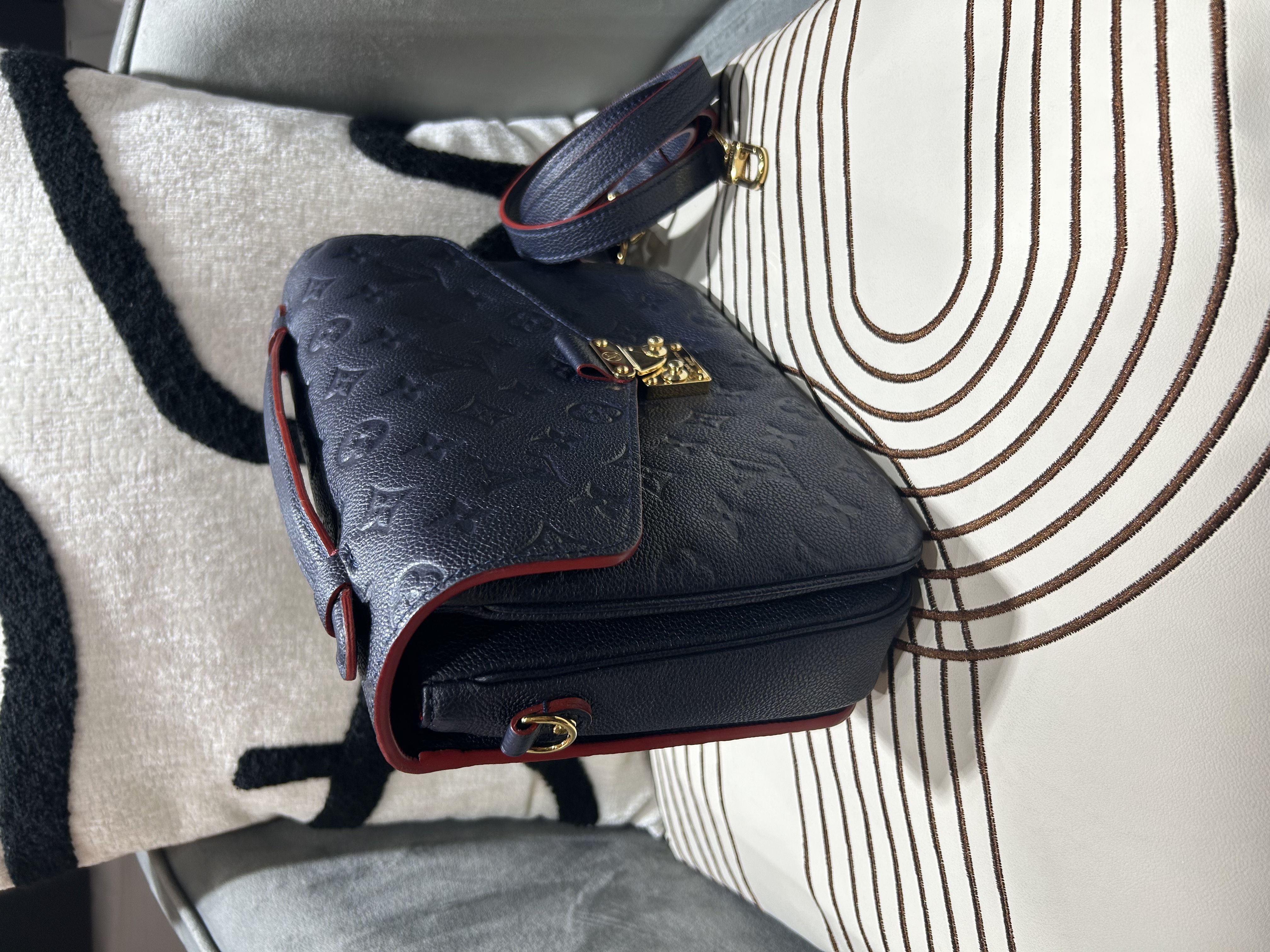 Louis Vuitton LV Metis Calfskin Monogram Empreinte Pochette Metis 2way bag M44071 100%Authentic, 98%New ✅Dust bag