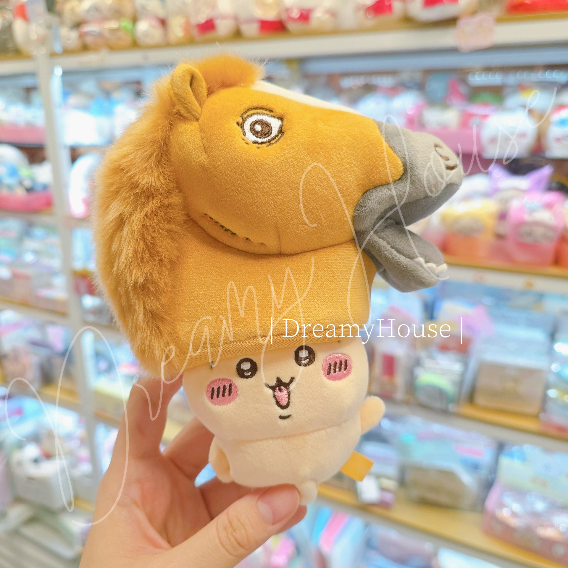 日本 Chiikawa 戴著馬頭套的兔兔 公仔吊飾