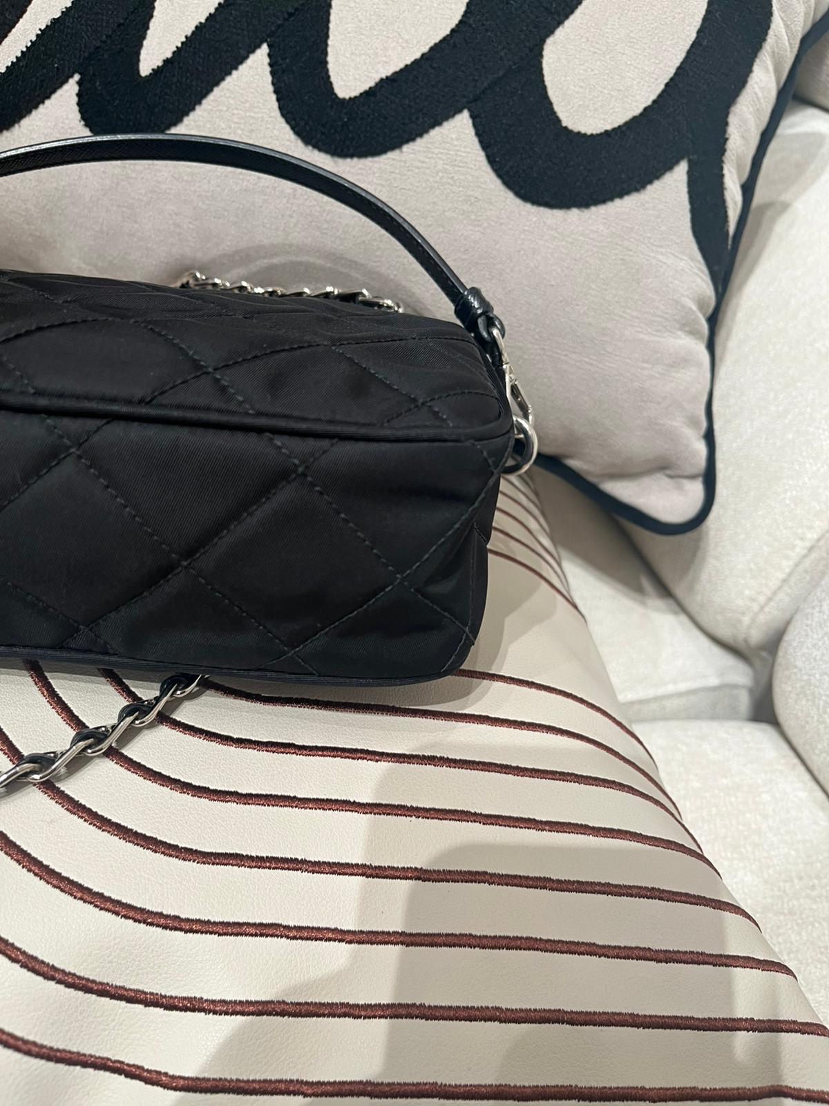 Prada re-nylon crossbody bag  100%Authentic ,90%new  ✅ booklet ✅dust bag 