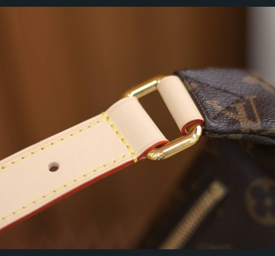 𝘽𝙐𝙈𝘽𝘼腰包👜✨ 法国🇫🇷原厂皮/全钢五金 ◾️尺寸：37*14*13◾️ 由经典的老花标志性风格打造的腰包系列，诠释出了男女可用的风格理念，简约而时尚的造型，让你不再陷入于传统的俗气腰包系列，而是代表了时尚潮人必备的神器，即可作为腰包，同时也可以单肩背或斜挎，更显时尚个性，爱了爱了！