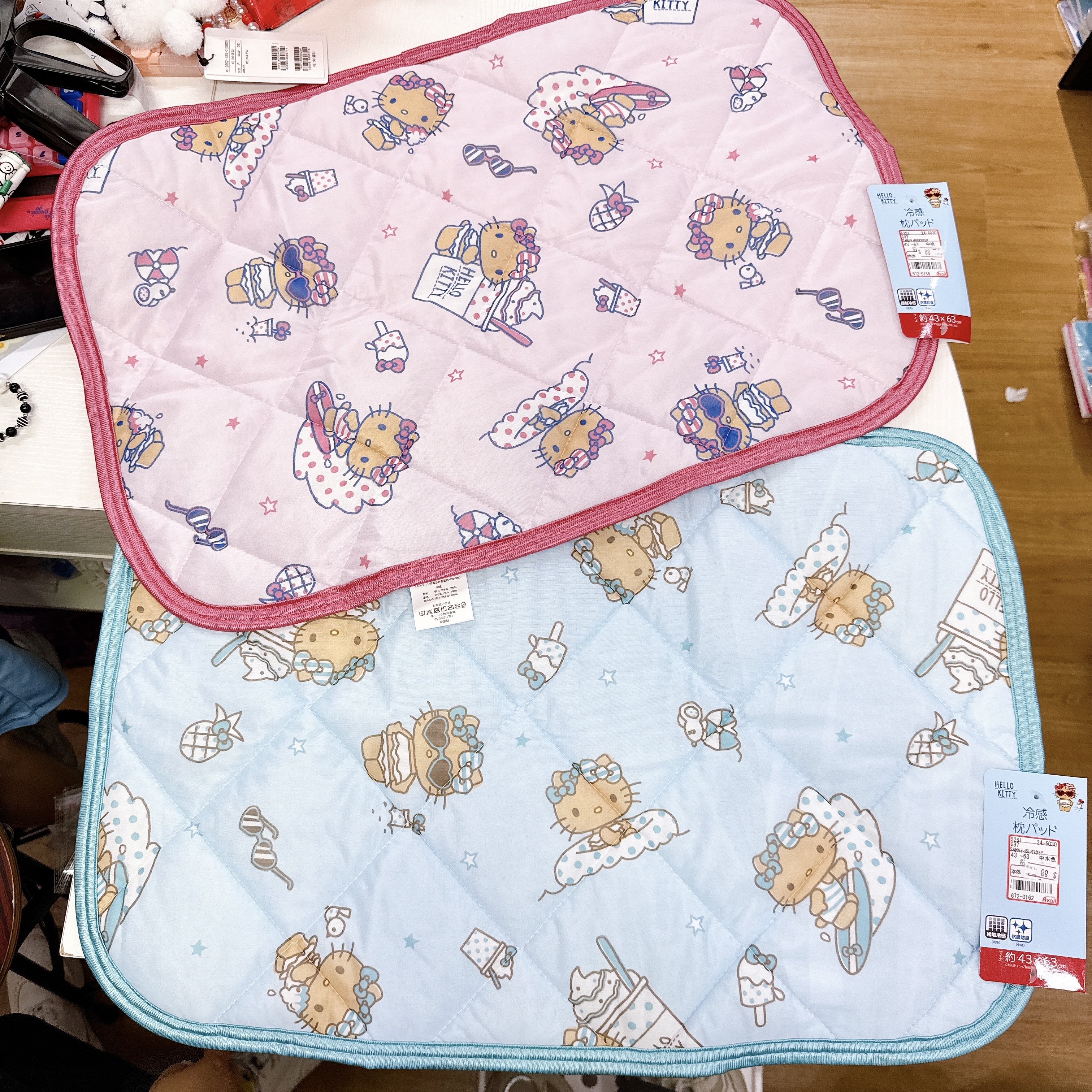 日本版Hello Kitty冷感枕頭墊