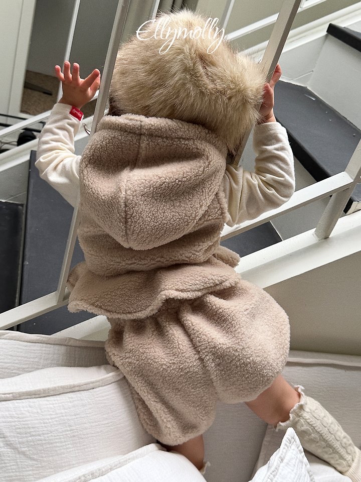 Ellymolly | Bare Hood Vest