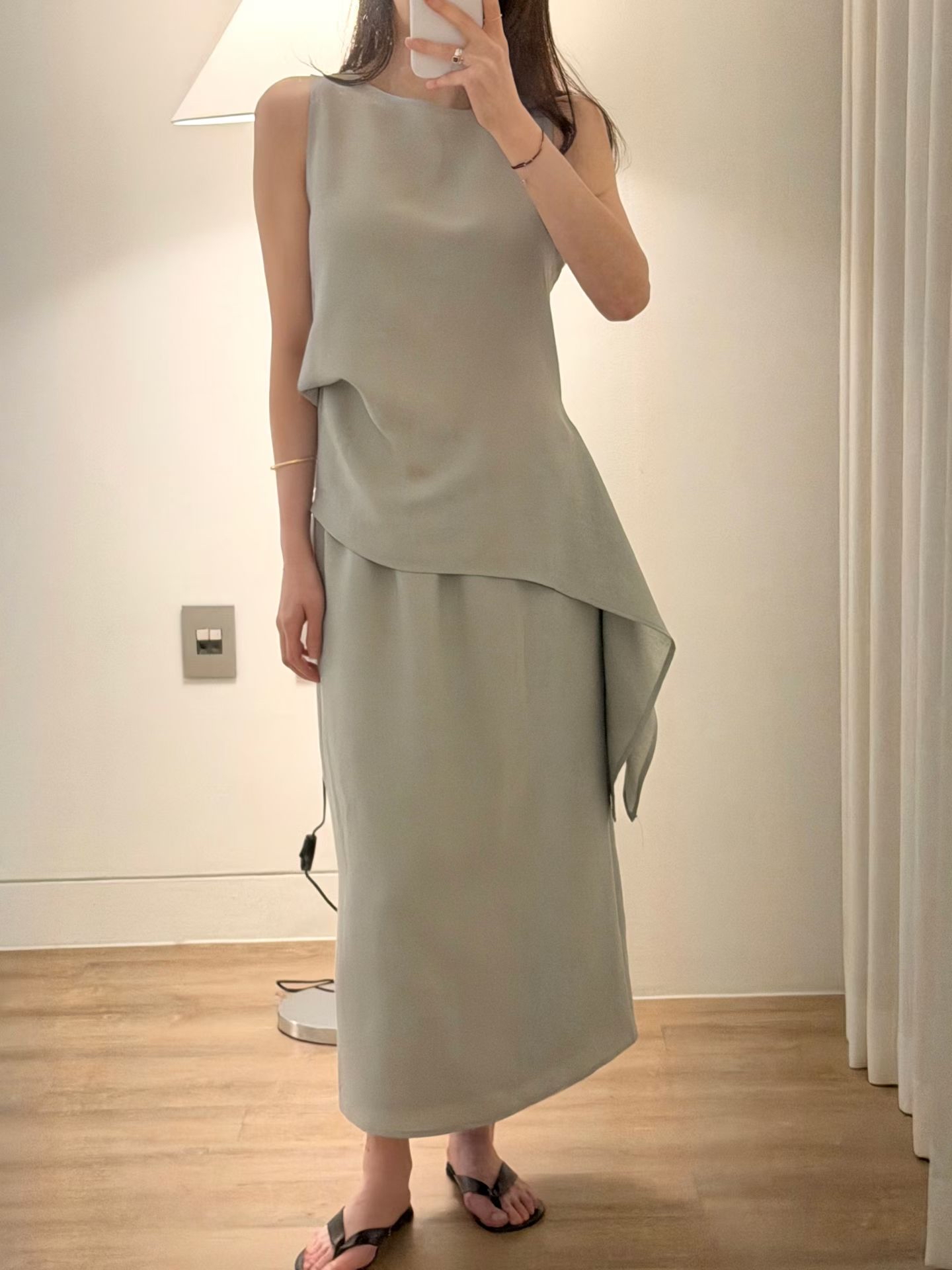 Korea stylish vest and skirt