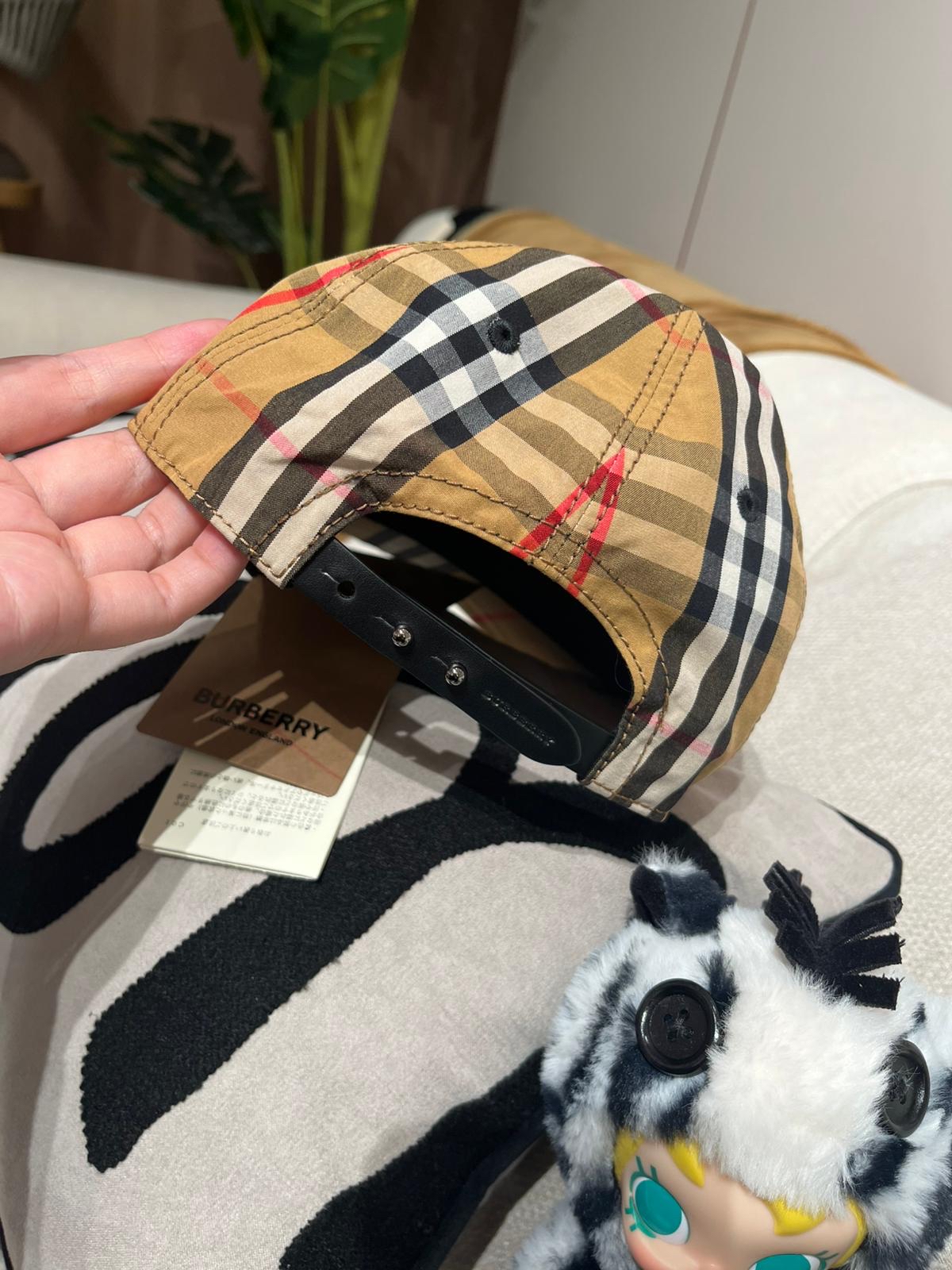 全新Burberry Cap 帽100%Authentic, 全新 