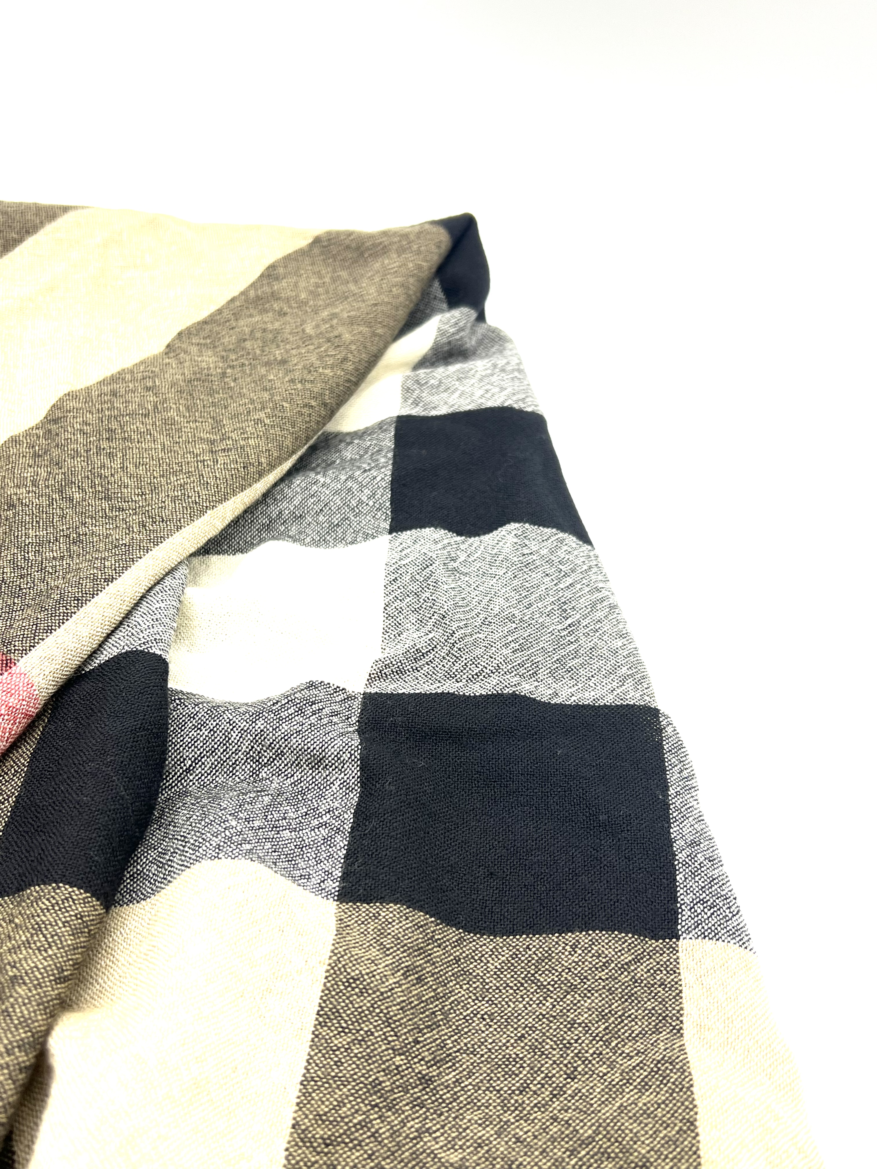 Pre-Owned Burberry Grey in Wool / Product Code: 26040703