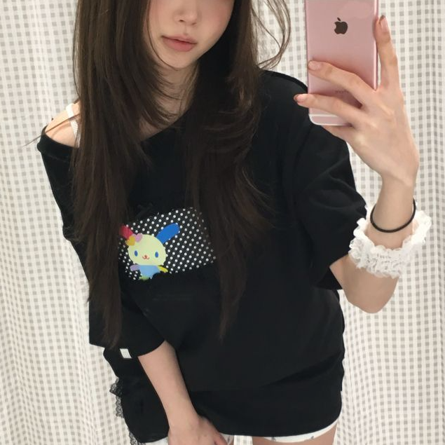 [TUOMIO x Sanrio] USAHANA OVERSIZED T-SHIRT