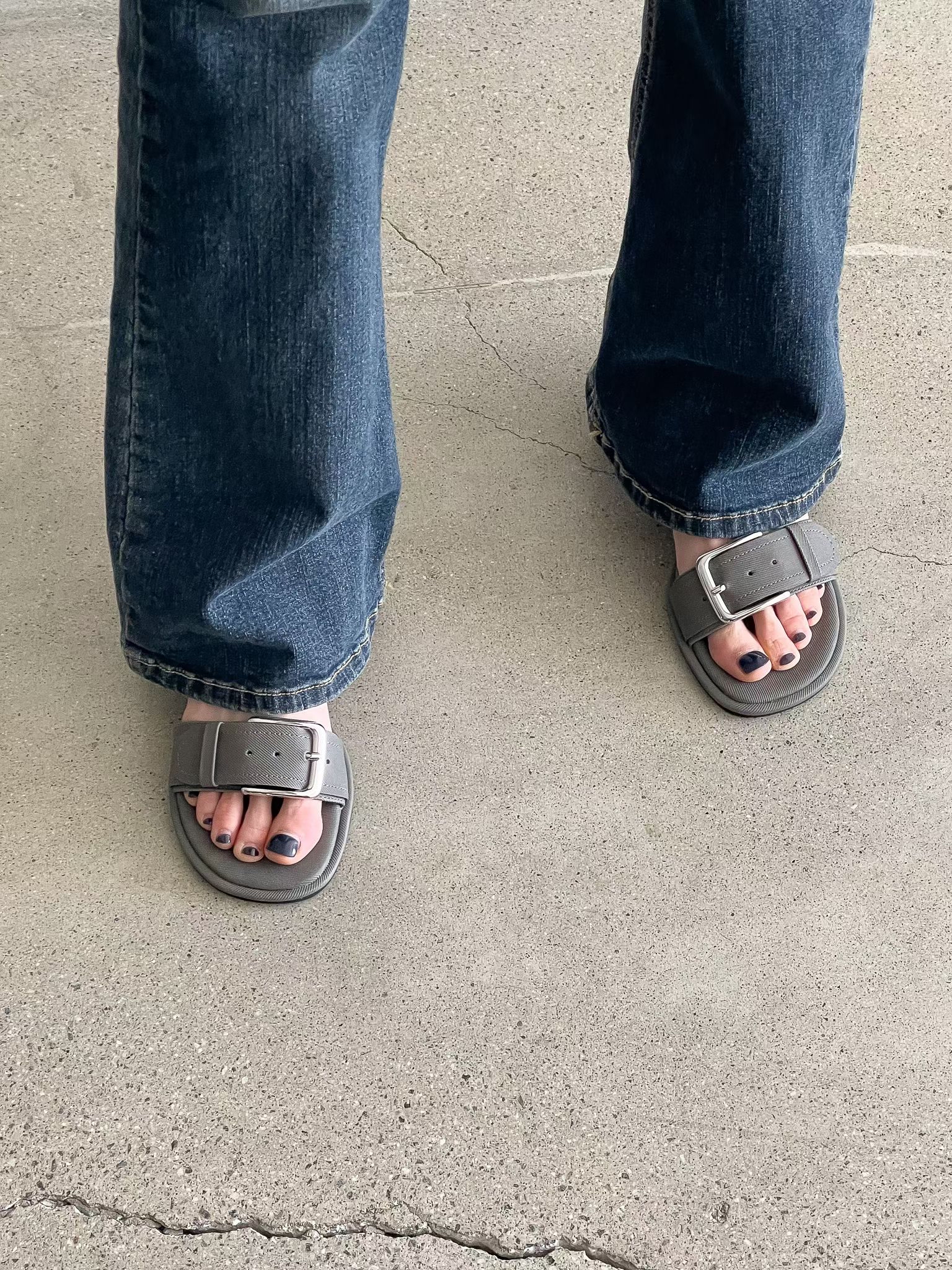 Vintage buckle heeled sandal