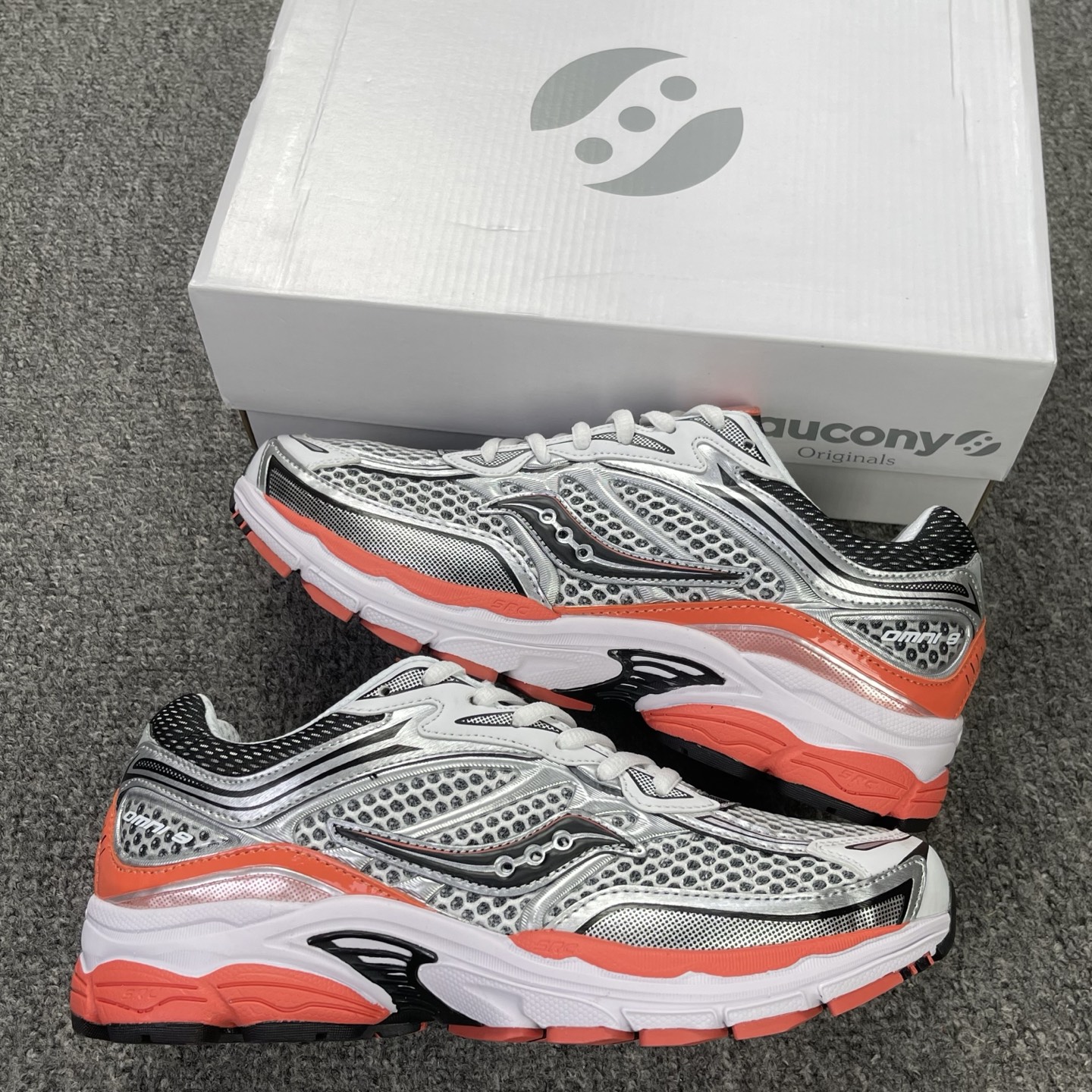 Saucony ProGrid Omni 9