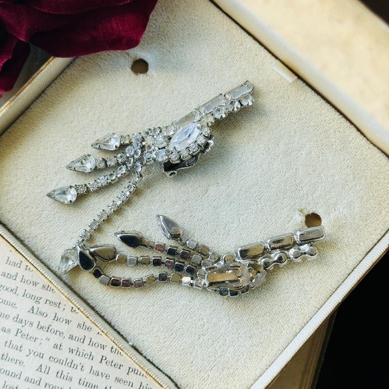 Vintage c.a. 1950s Glamorous Cascade Diamanté Sparkling Clip Earrings (MT2139)
