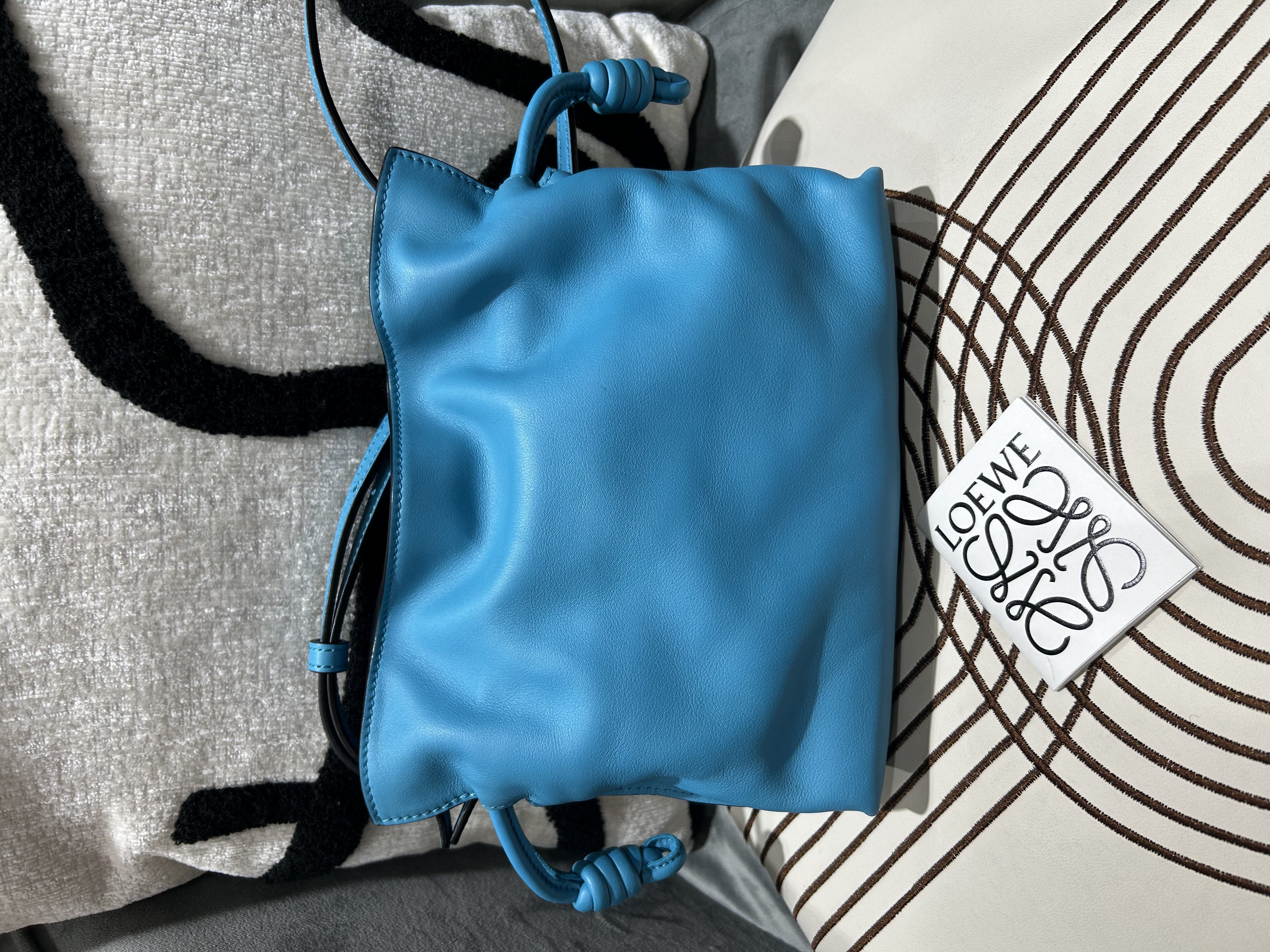 LOEWE Flamenco Small Shoulder Bag calfskin  100%Authentic ,98%new ✅Dust bag ✅booklet 