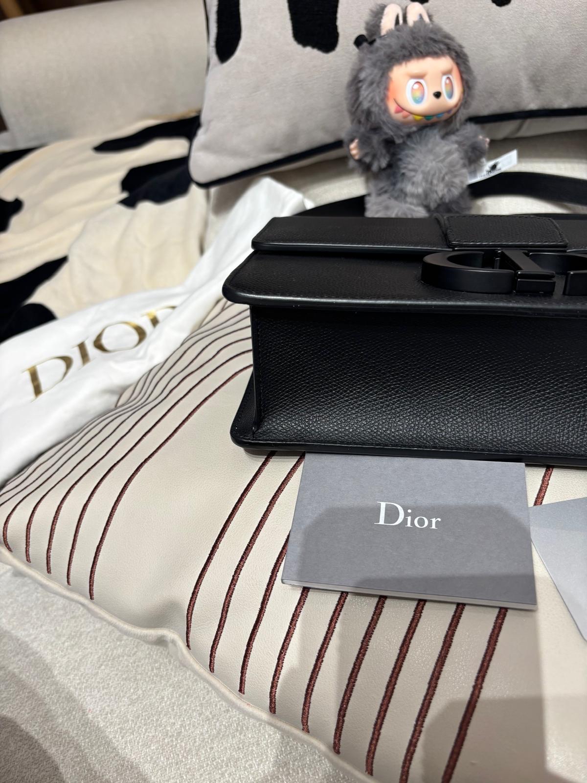 未使用品 Dior 30 Montaigne so black 粒面牛皮 100%Authentic ,未使用品  ✅ certificate ✅塵袋✅BOX