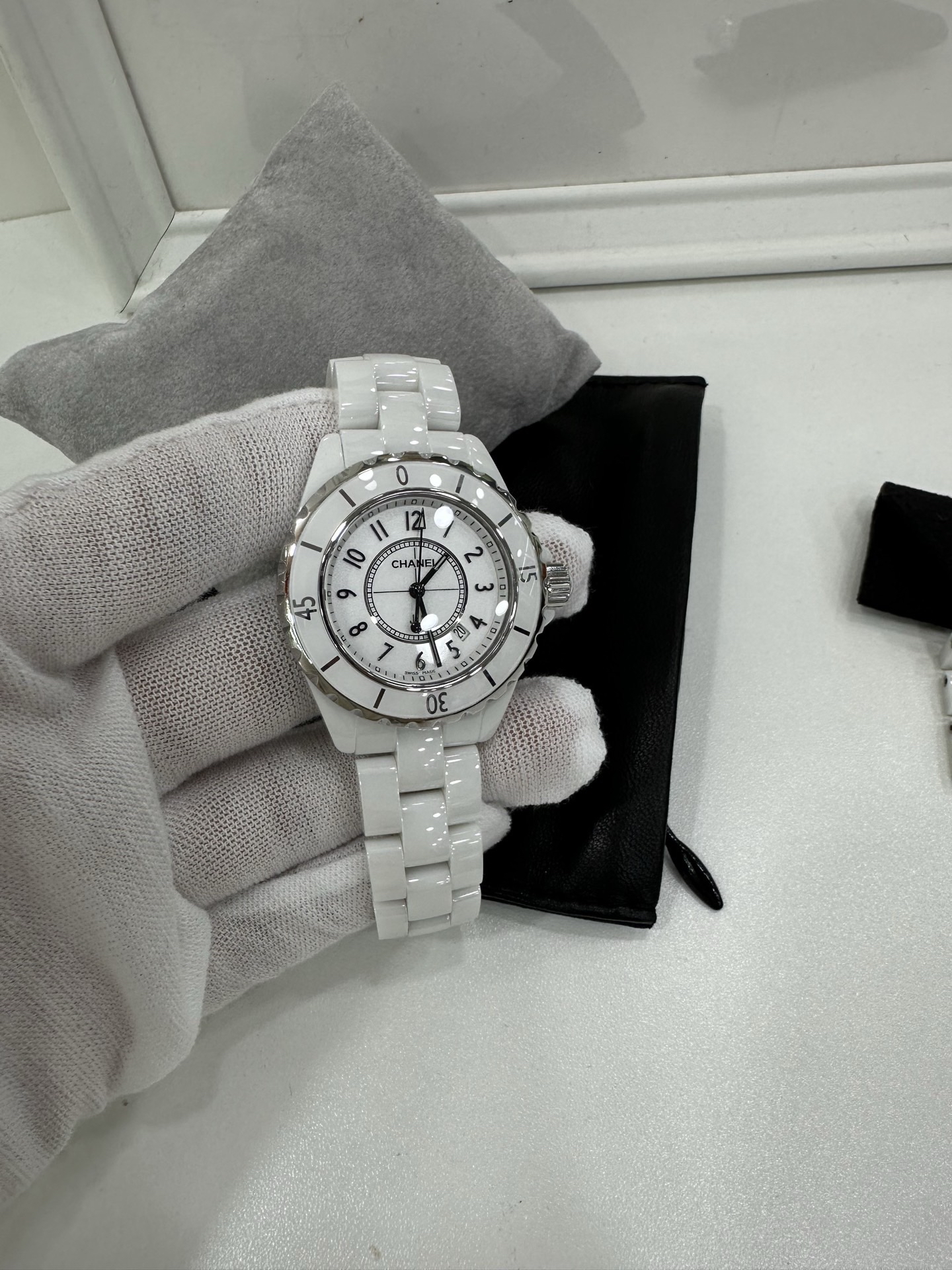 Pre owned chanel J12 watch / 提供免費為客人調教尺寸