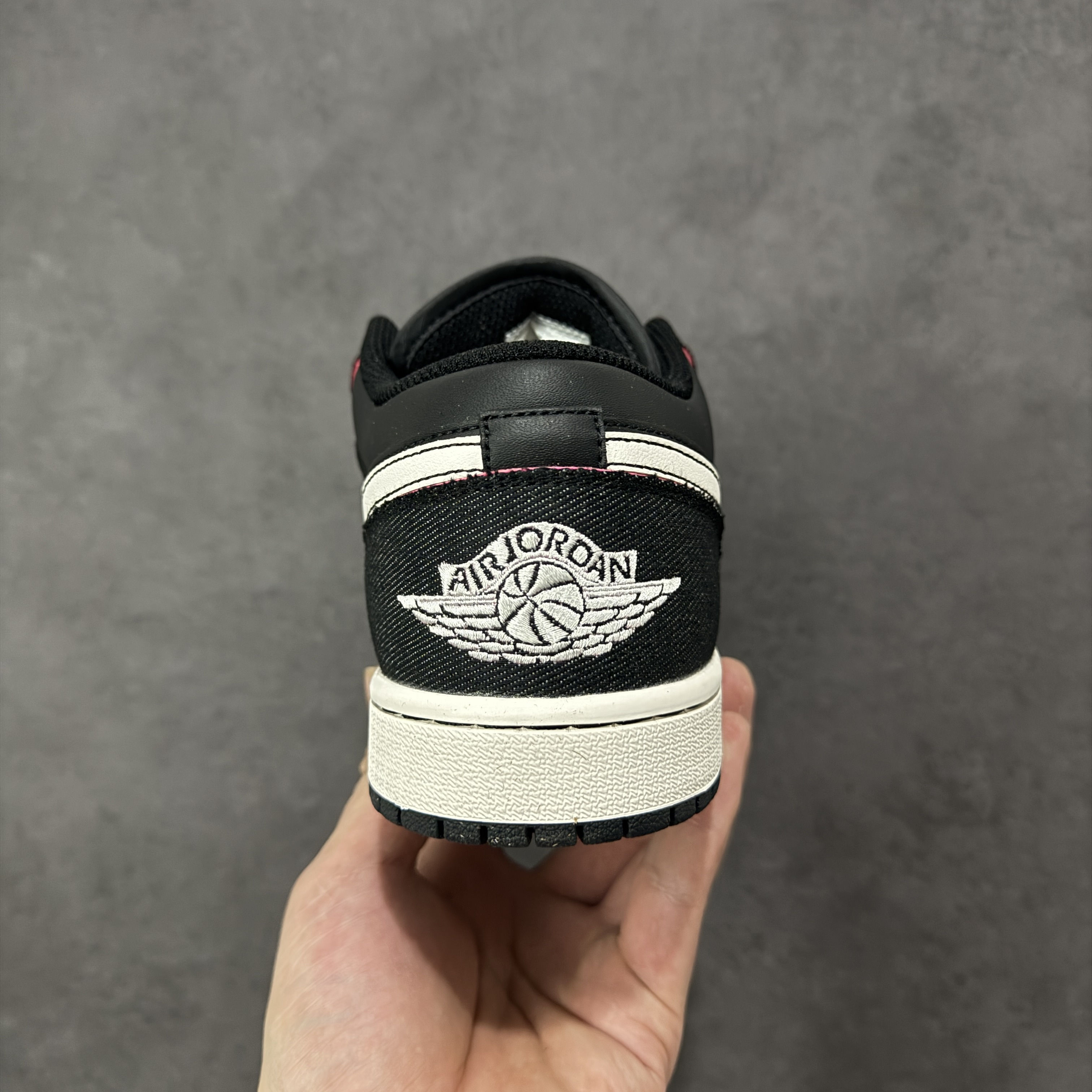 Nike Air Jordan 1 Low IR0842-010