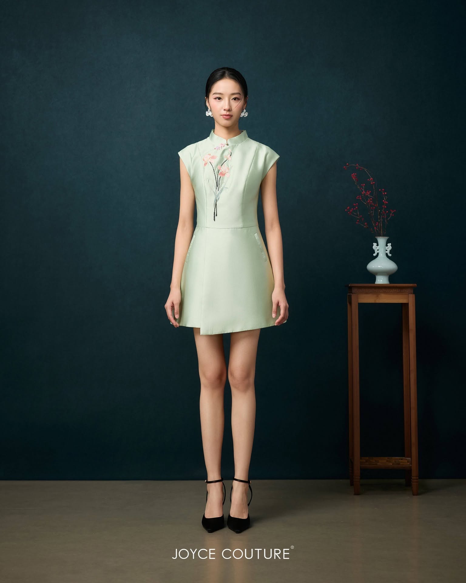 花刺绣闪亮珠饰连身裤  D0350