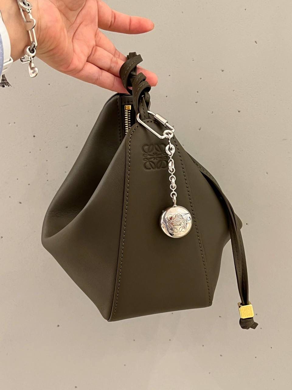 Loewe 罗意威 Squeeze 手袋系列