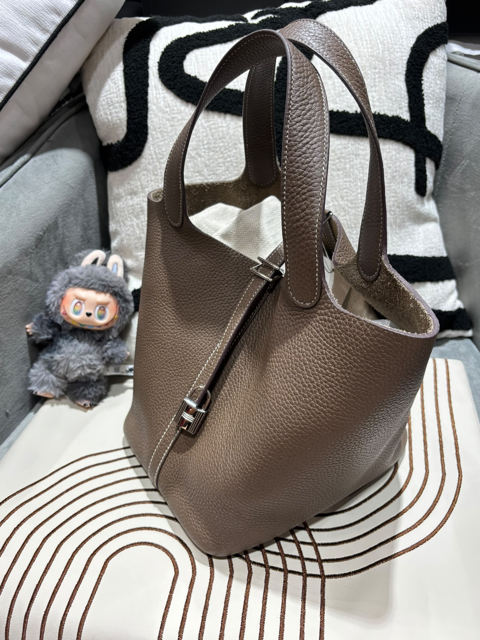 Hermes Picotin 22 Stamp Y Etoupe 100%Authentic, 95%New ✅Key Lock ✅Dust bag