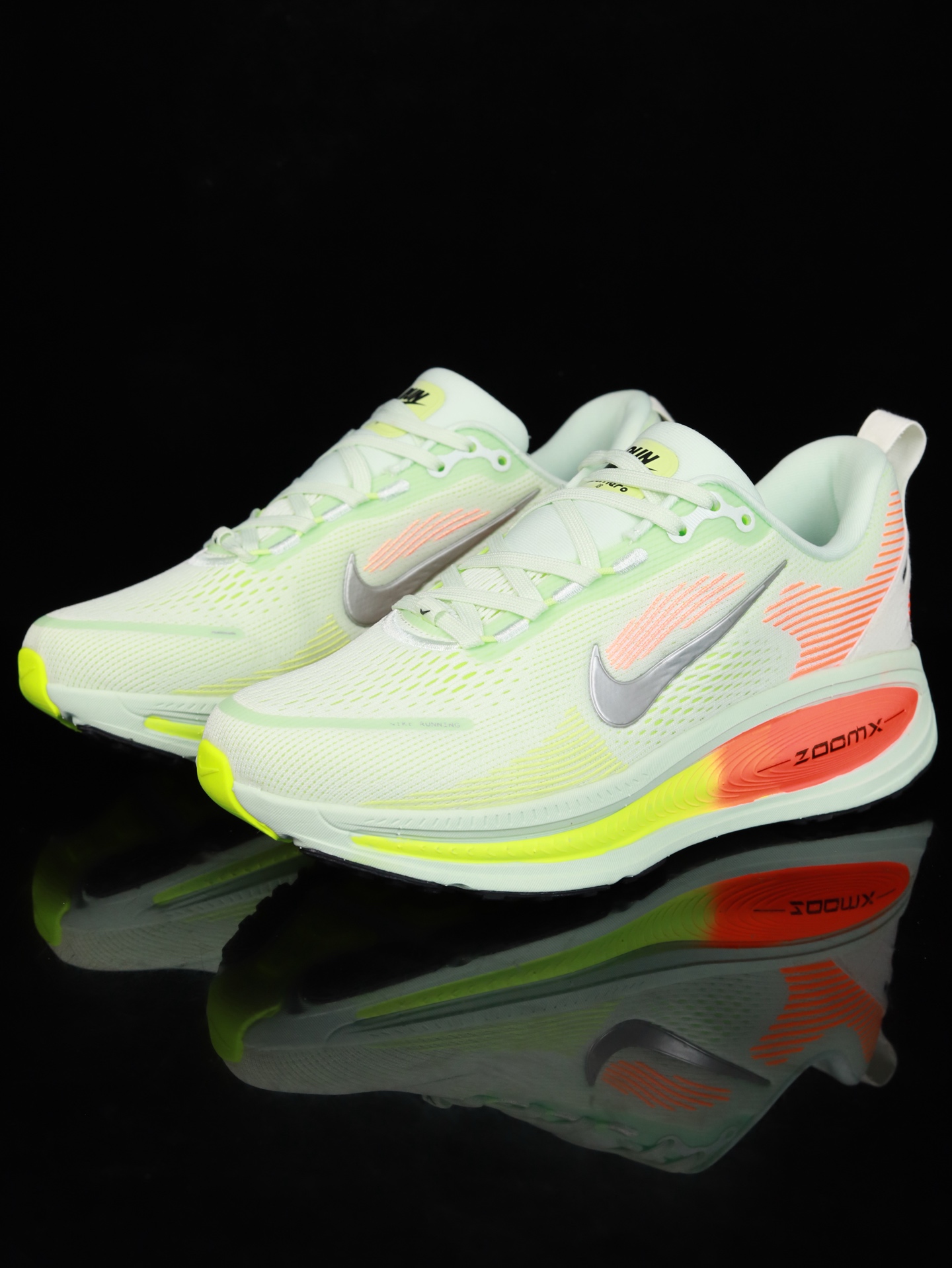 Nike Vomero 18 HM6803-300