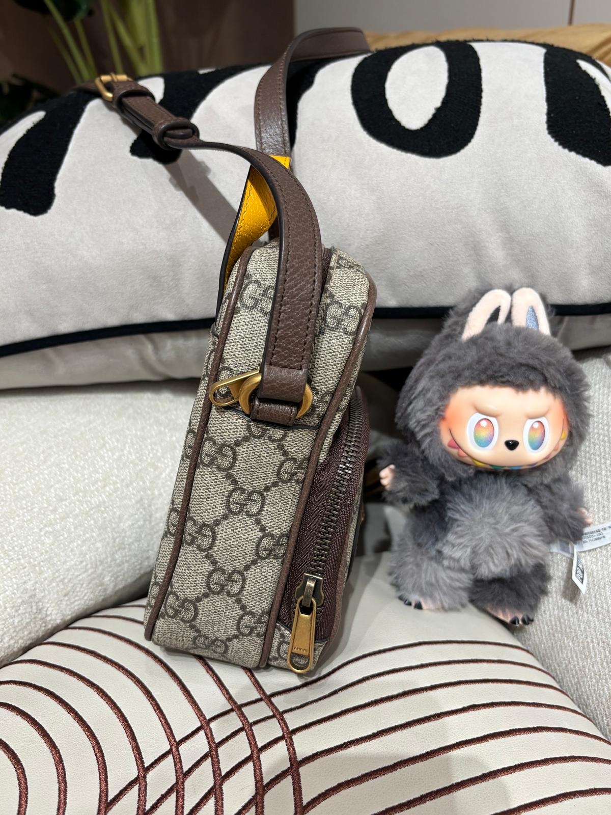 Gucci GG Supreme Neo 658556 Shoulder bag 斜孭袋 100%Authentic,99%new ✅booklet ,ribbon✅dust bag ✅box 