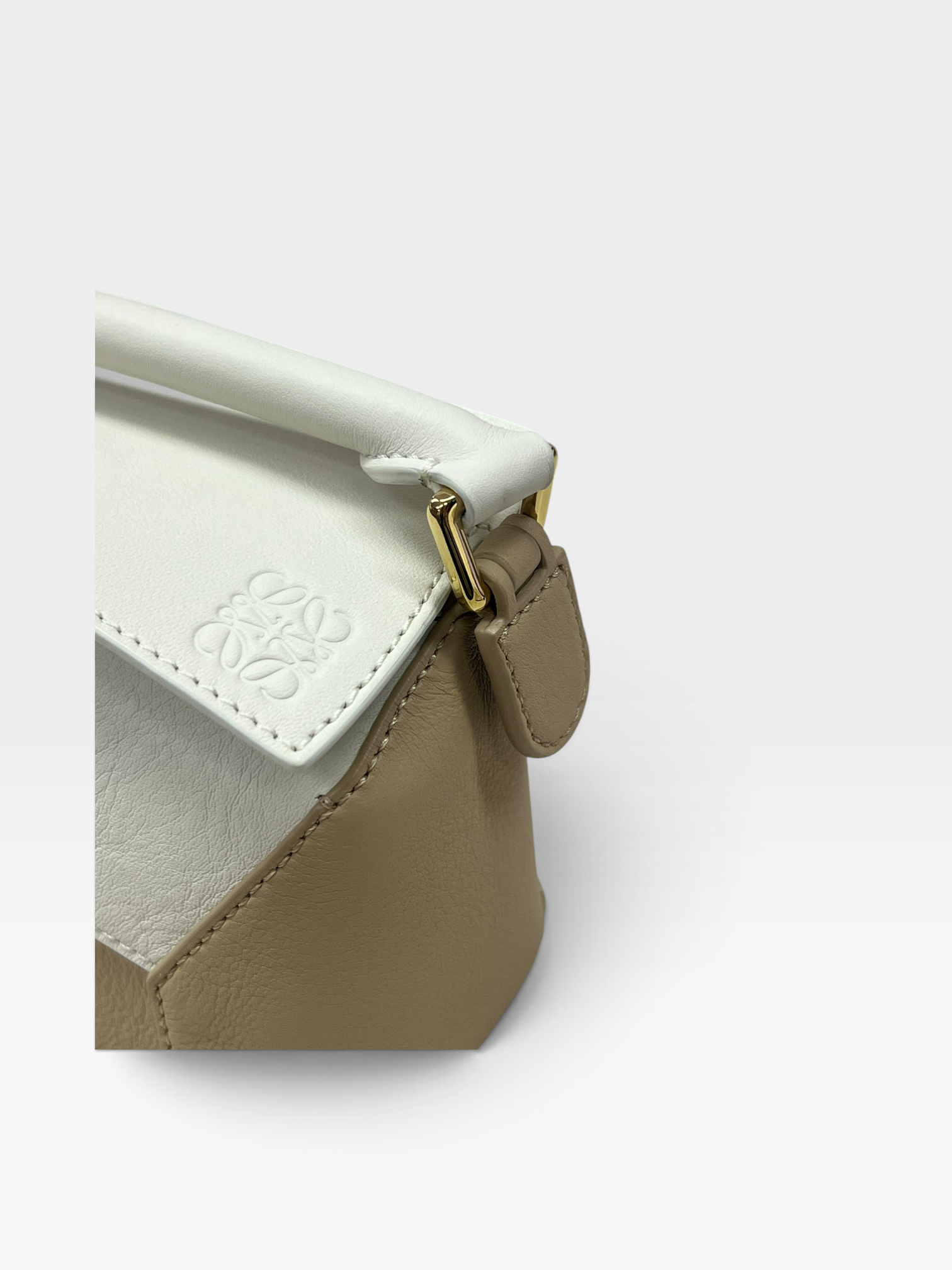 Pre-Owned LOEWE Mini Puzzle Bag / Product Code: 090404