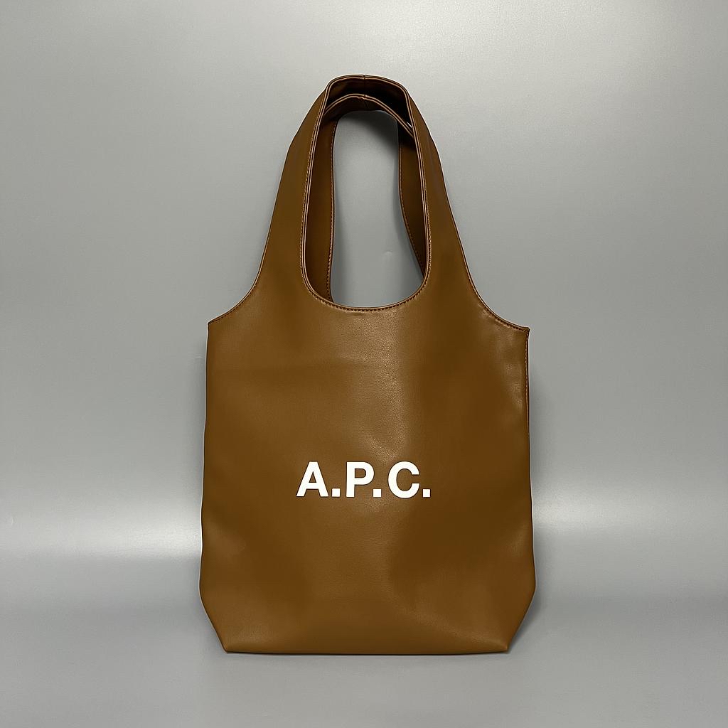 現貨 ✨🫶🏻APC TOTE !3色 放到A4 