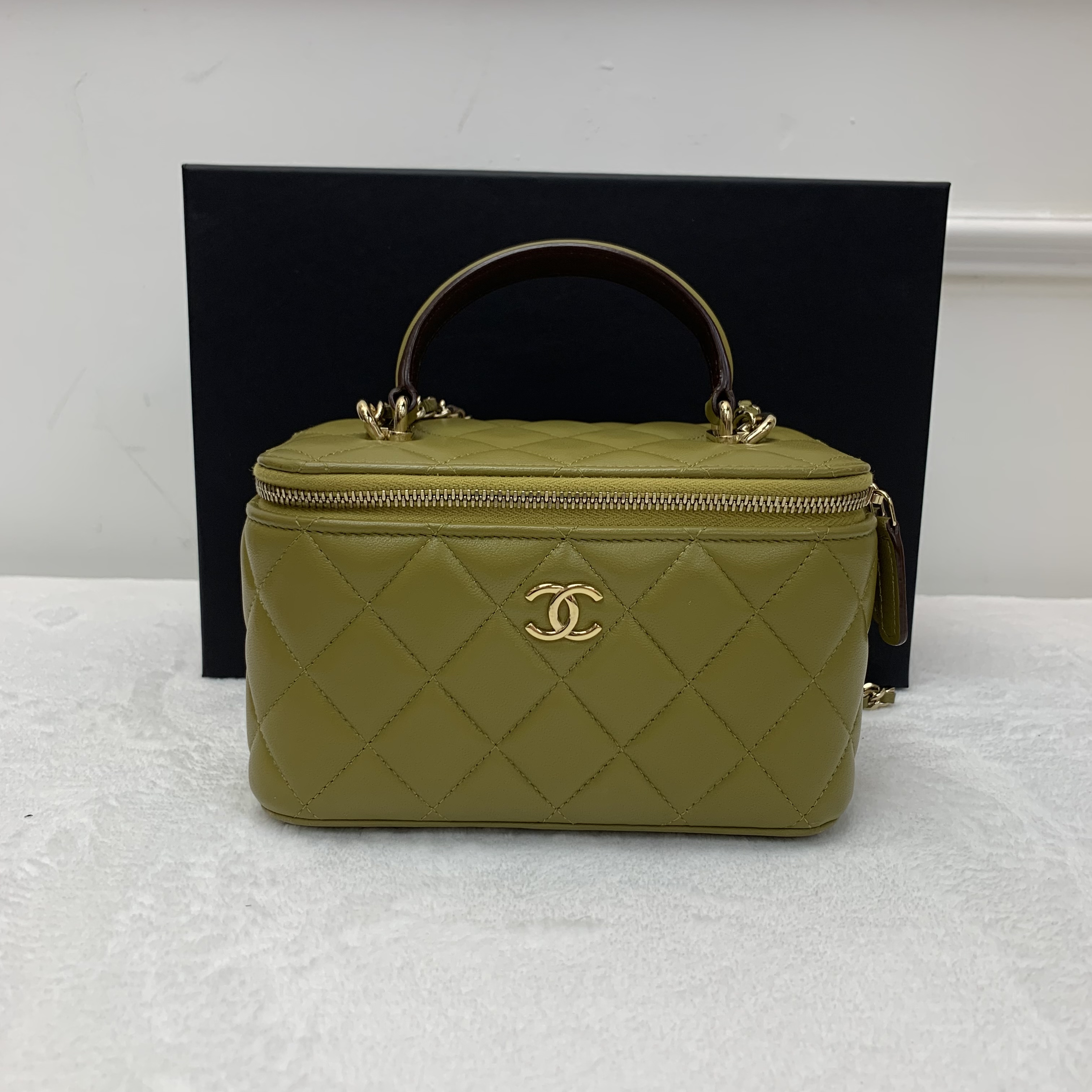 23A chanel化妝包 手柄帶鏡膜