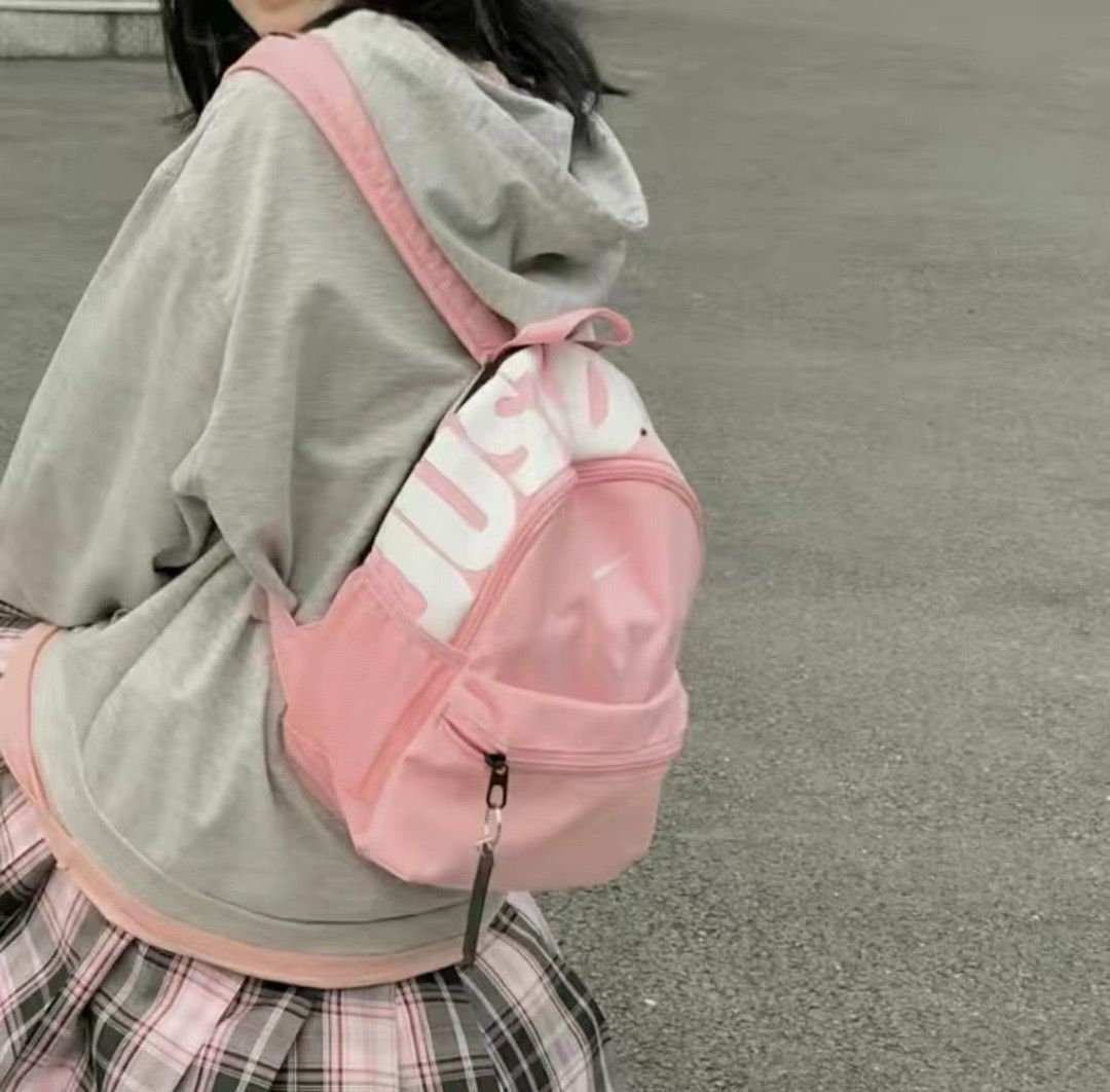 $85件、2件起$75件。Nike 全系列百搭防水背包 