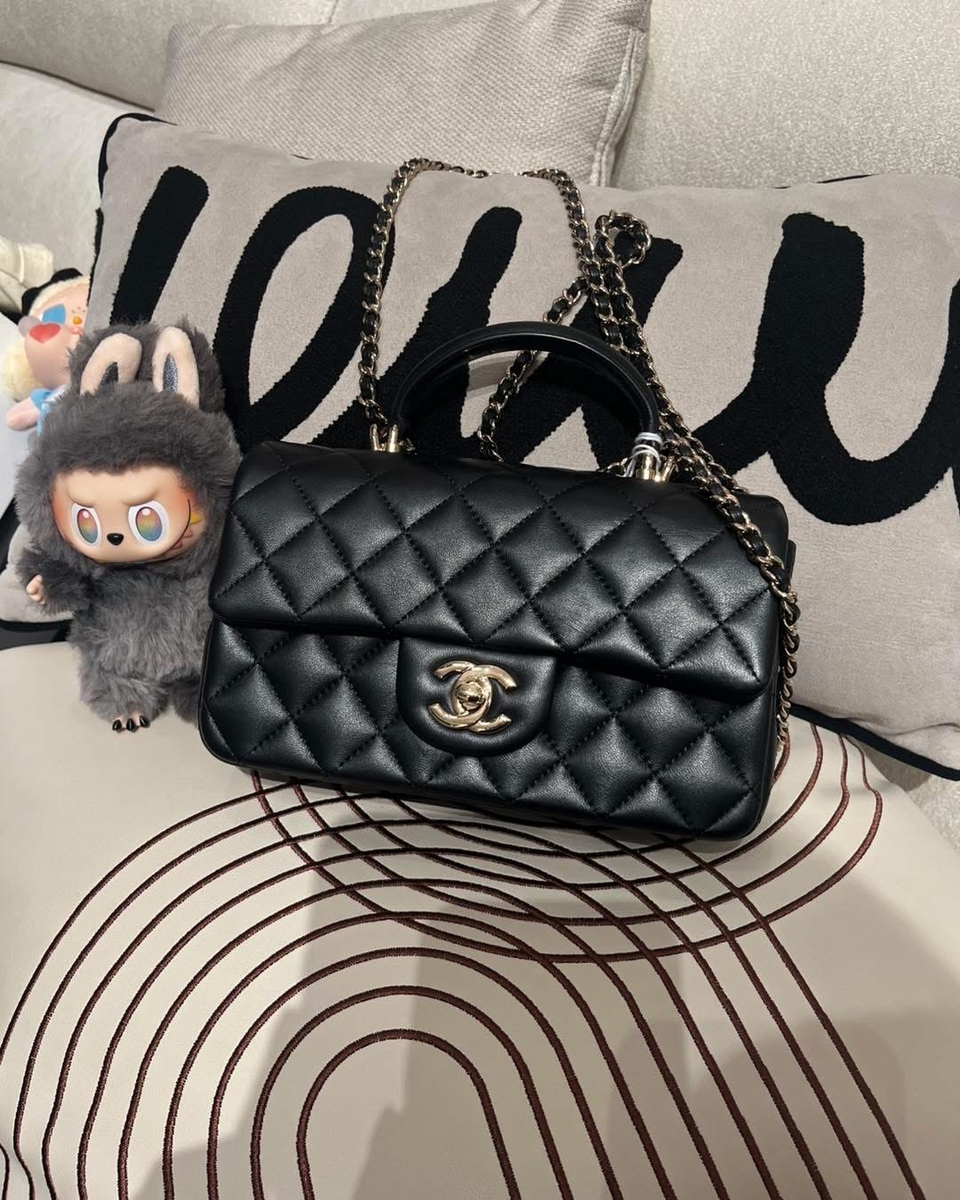 Chanel mini flap bag with Top handle AS2431 黑金 100%Authentic ,95%new ✅晶片✅塵袋✅box
