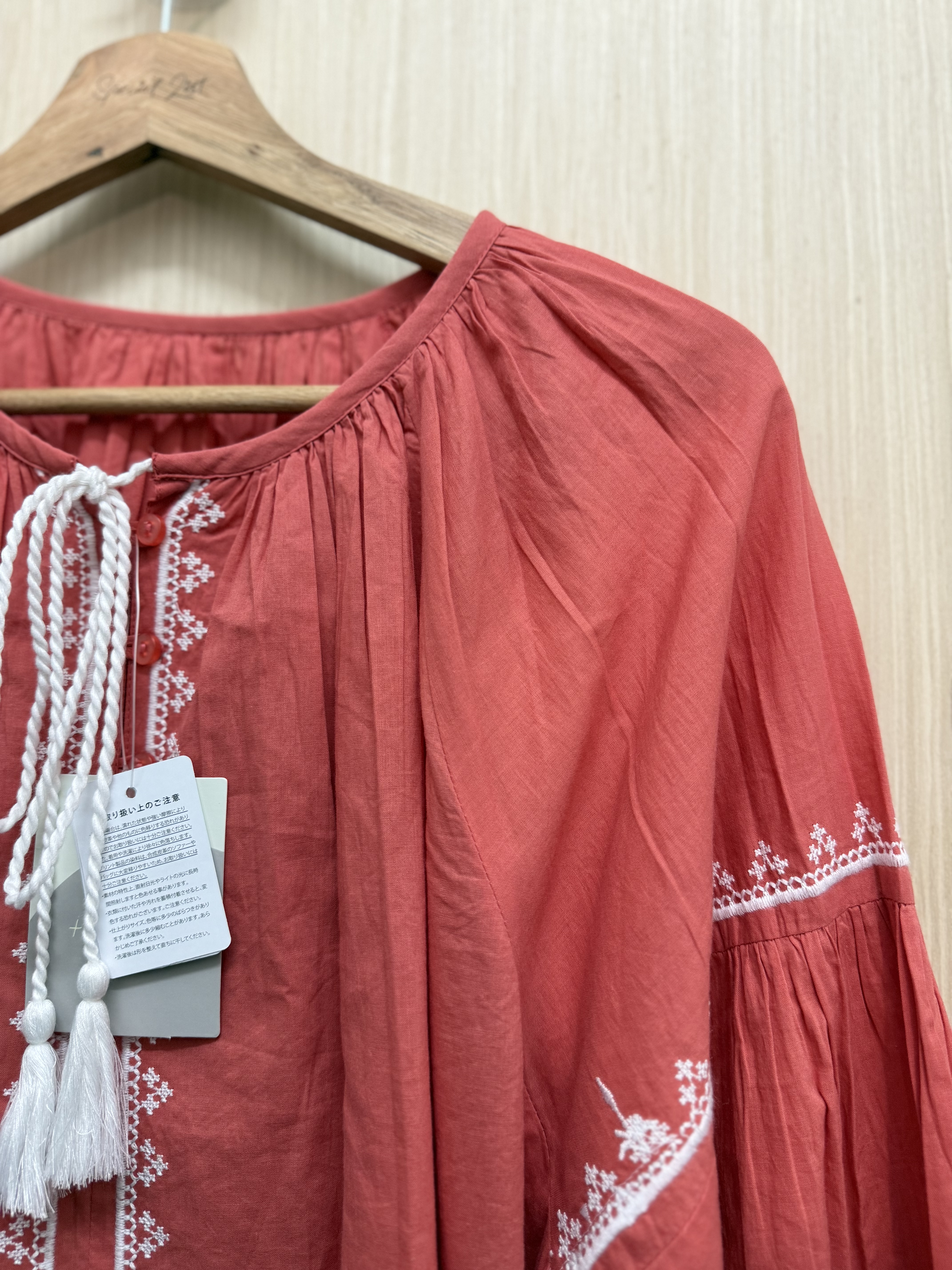 民族風刺繡𝐭𝐨𝐩