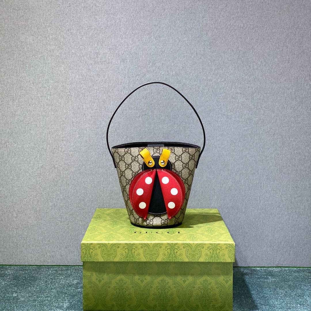 🔥大货实拍 𝙂𝙪𝙘𝙘𝙞 儿童包 小瓢虫系列 型号：666227 尺寸：11*20*16.5cm