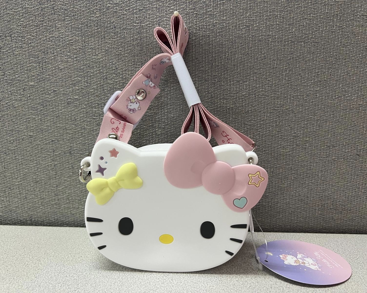 🎌日本限定🎌 Hello Kitty 矽膠物料可斜孭 立體造型多用途袋