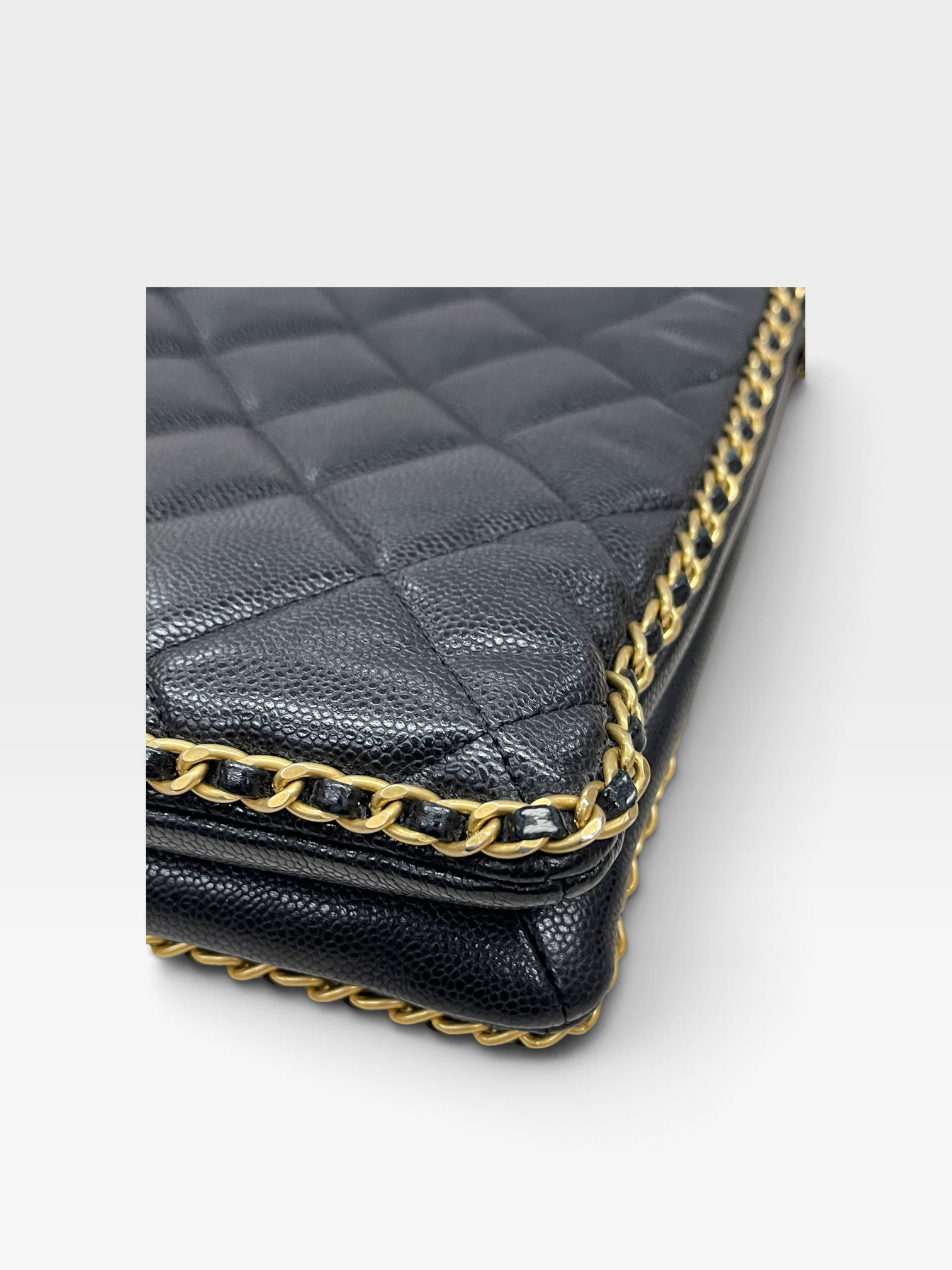Pre-Owned CHANEL Small Shopping Bag / Product Code: 091010