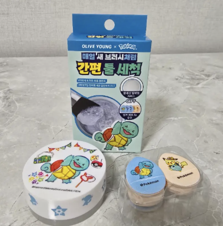 韓國 Studio17 X Pokemon 化妝掃 粉撲 專用洗掃皂 + 送手指粉撲 X 5｜Brush & Puff Cleanser