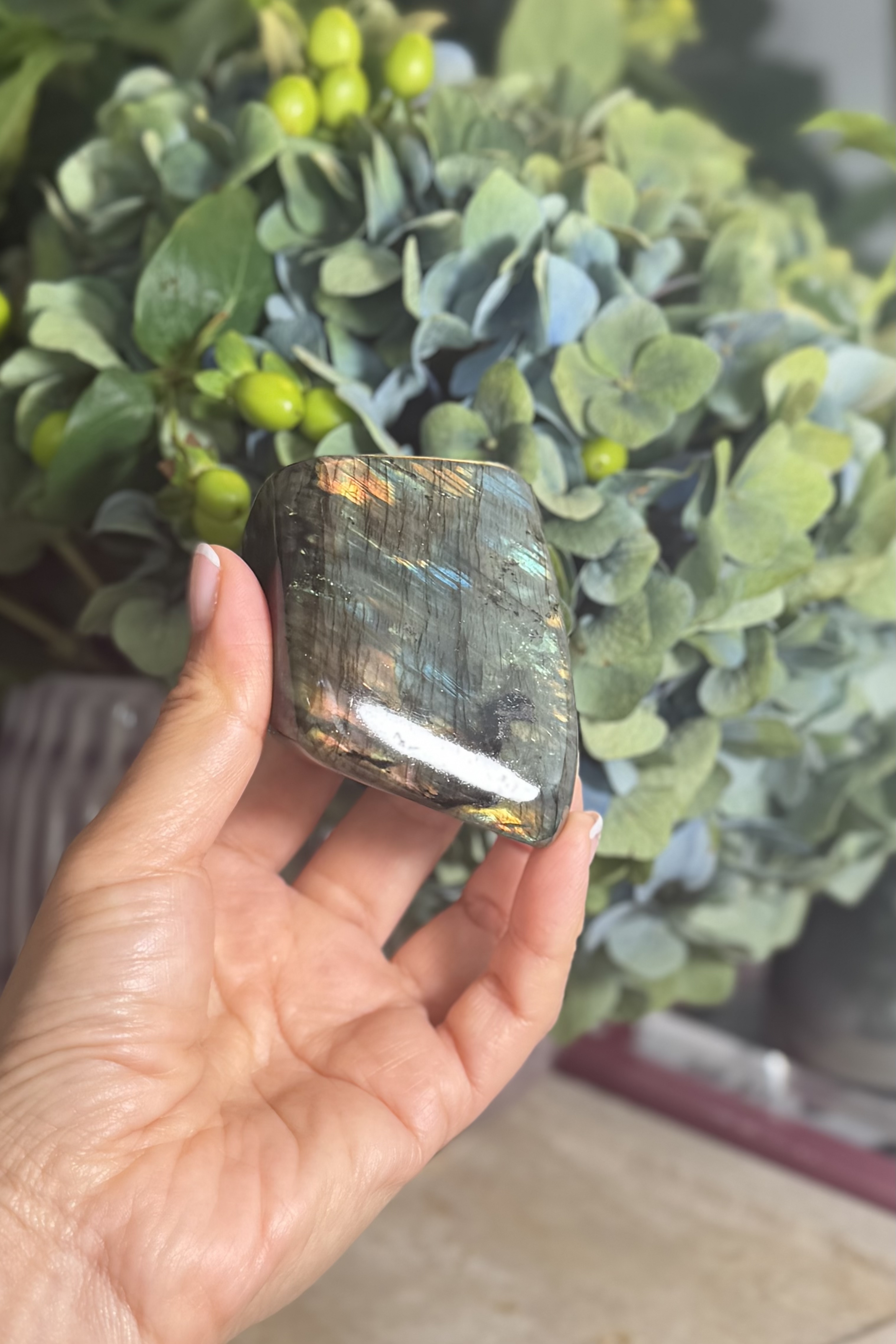 ༒ 242g 6.5cm幻彩光拉長石擺件༒ LA.0491C5-RA*2TJ>