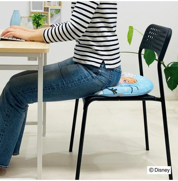 [現貨] [日本直送] FROZEN  ｜ ANNA ELSA ｜ 座墊 ｜ 直徑 40cm  {TF2412004}