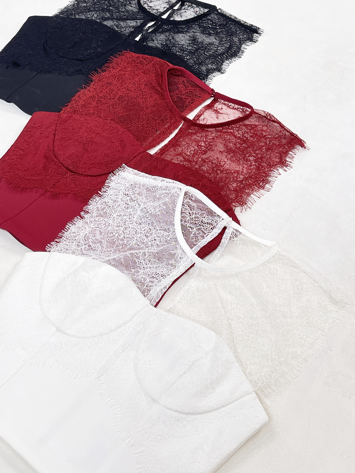 Femme Allure Lace Top M133