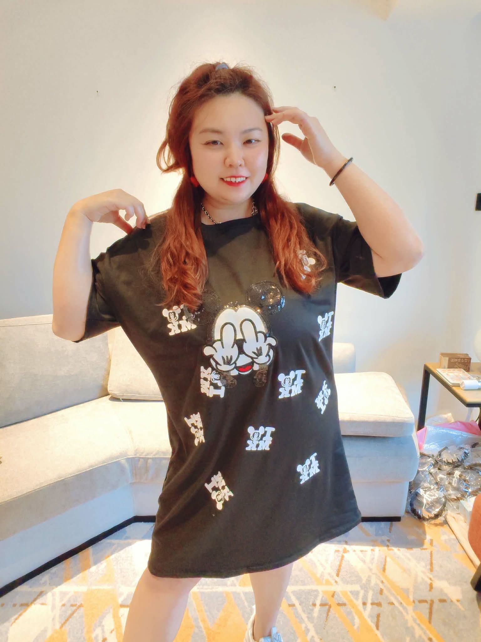 YPD08 026 手势亮片米奇中长款上衣连身裙