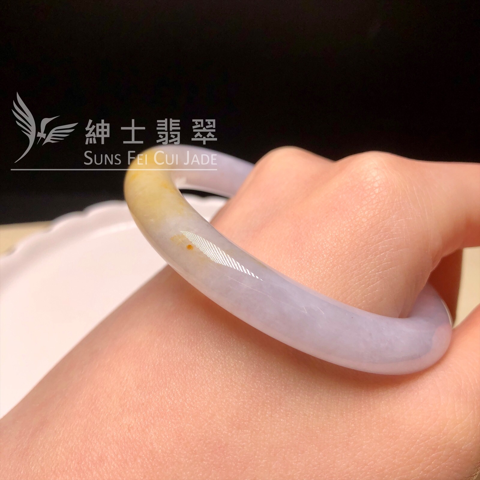 YM00207 木那姐堆帶翡色圓鐲52.7mm 