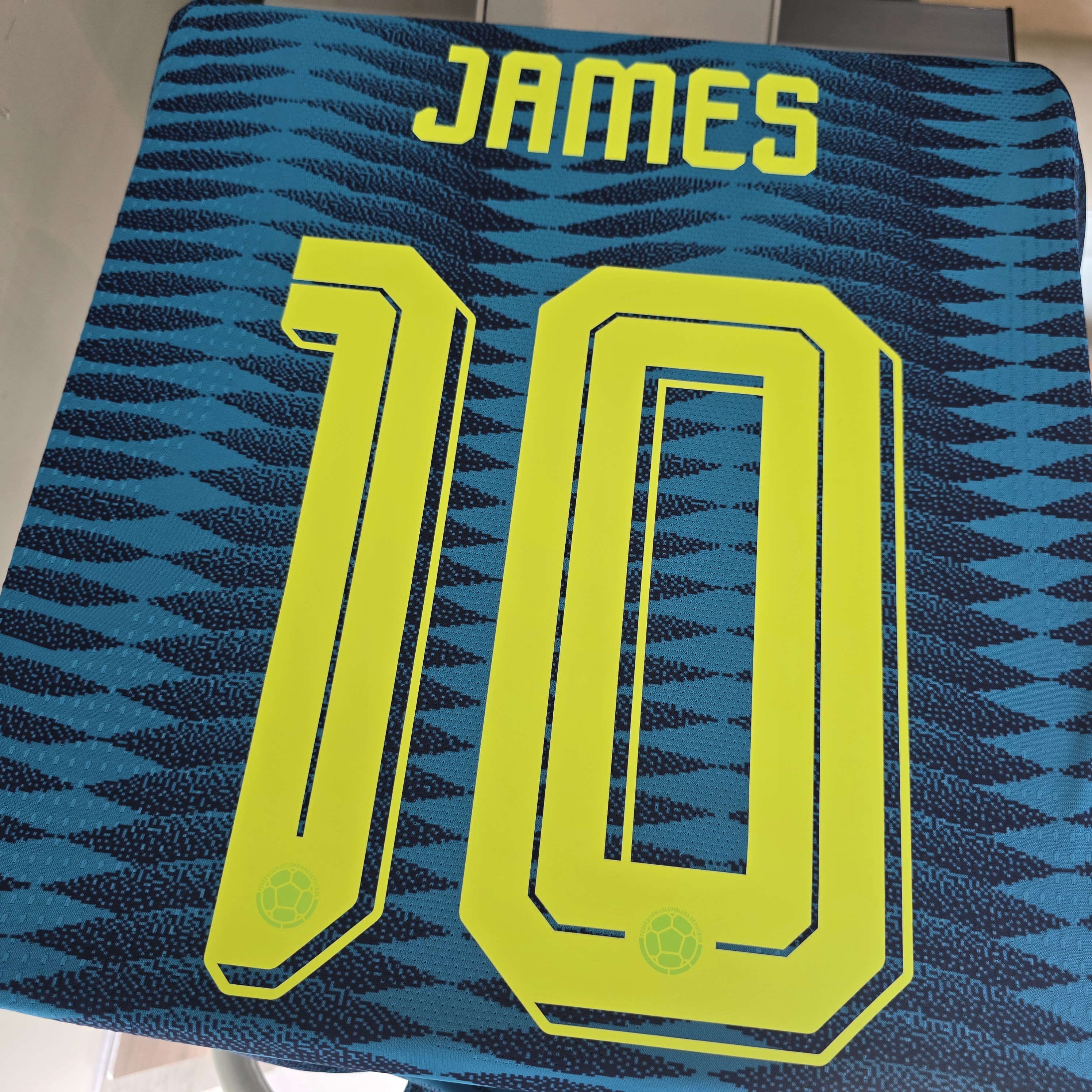  🌊兩大洋色彩交匯 Adidas Colombia 哥倫比亞 2026-27 作客球員版球衣 (可加印字章) JL6973