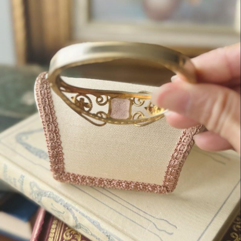 Early 20th Century Gold Filled Faceted Purple Glass Bangle / Hinged Bracelet (MT2307)
