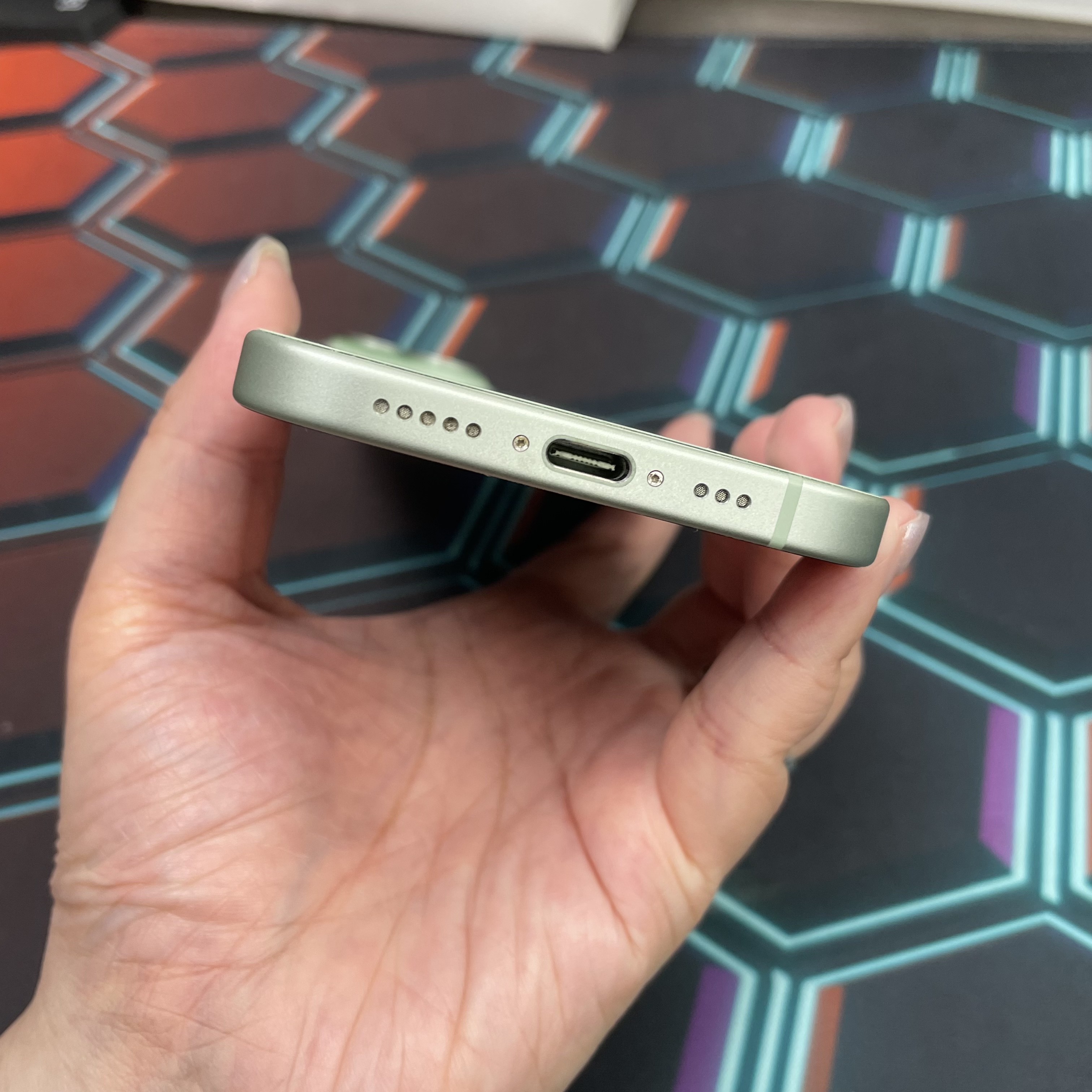 *7334 15 勁靚機 256GB 電100 綠色 green