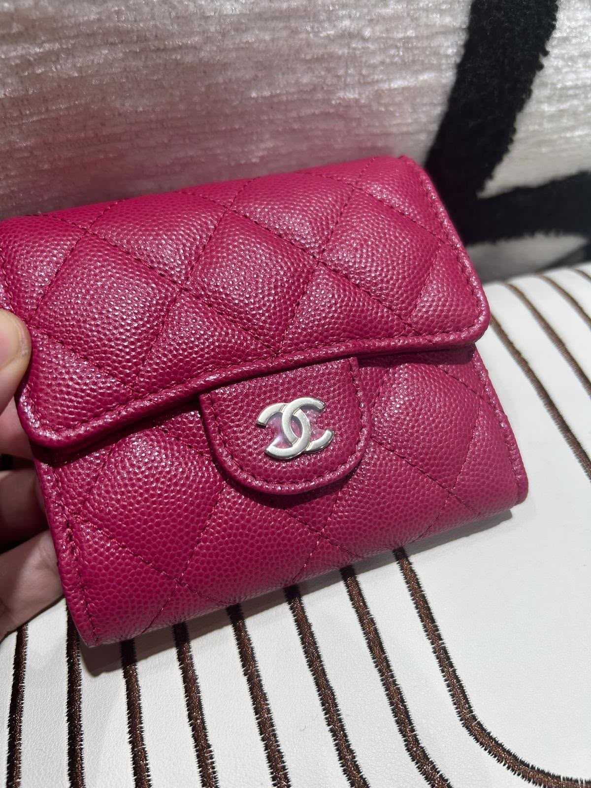 未使用品 Chanel Classic wallet Calfskin 100%Authentic, unused 未使用品 ✅card  ✅dust bag ✅box